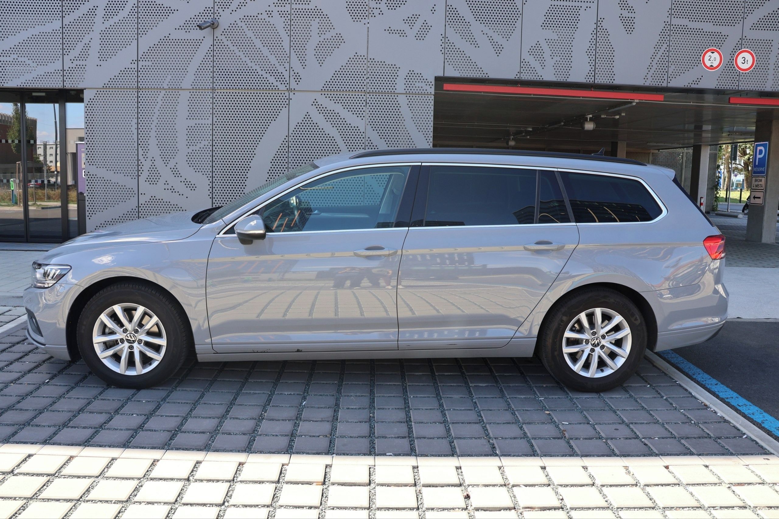 Volkswagen Passat, 2.0 TDI 110kW DSG Business - fotka 5