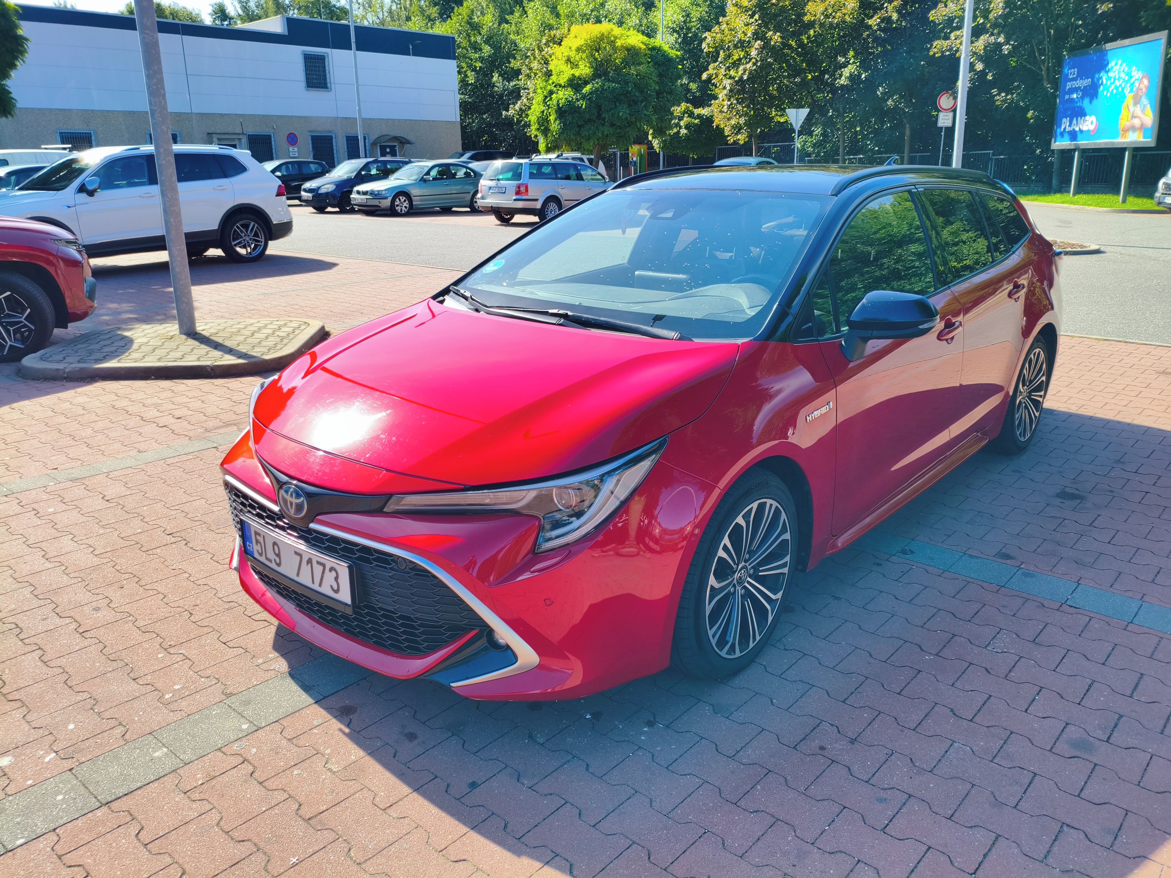 Toyota Corolla, 1.8 Hybrid 90kW Selection (GR) - fotka 3
