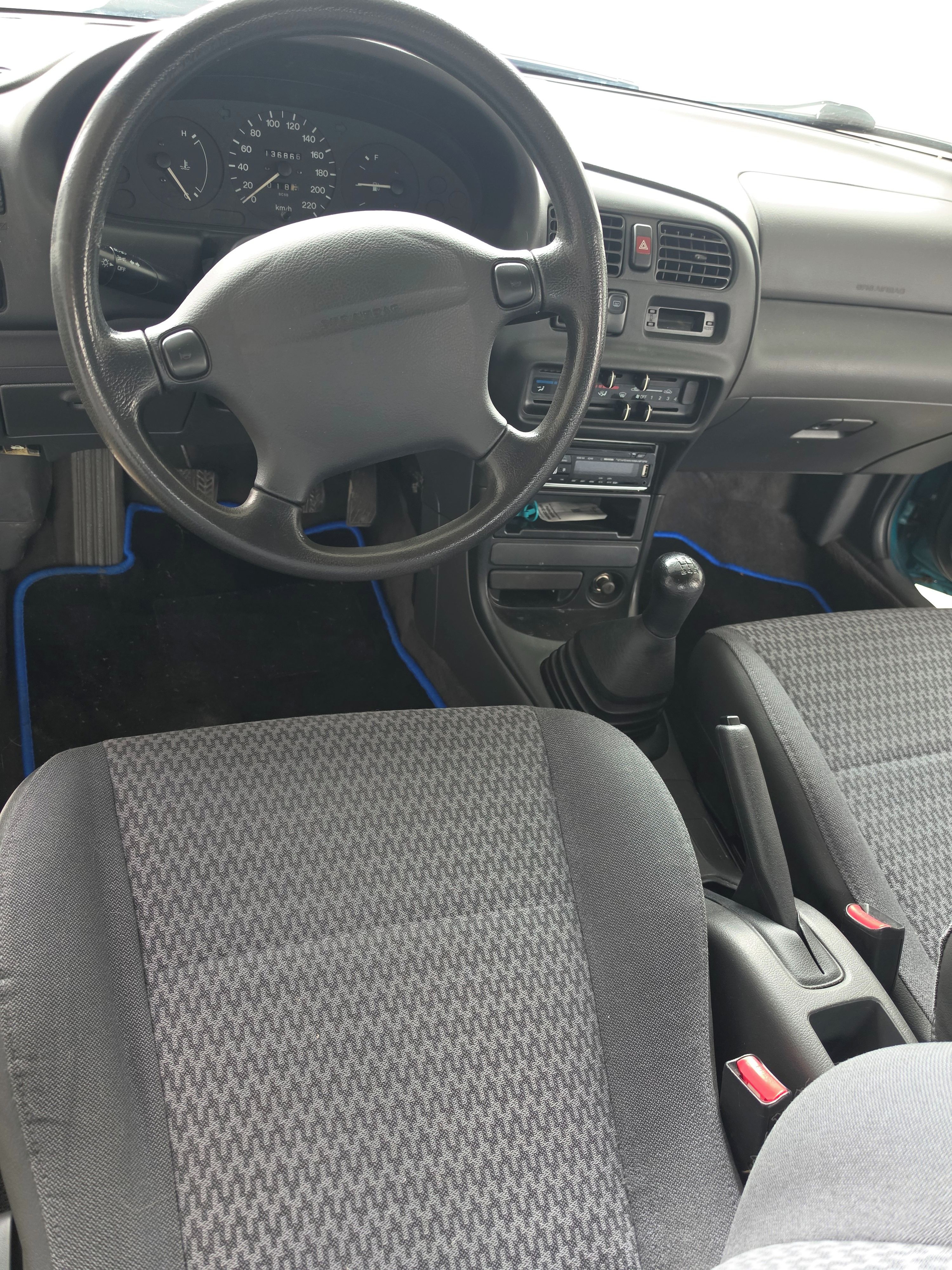 Mazda 323, 1.3 - fotka 6