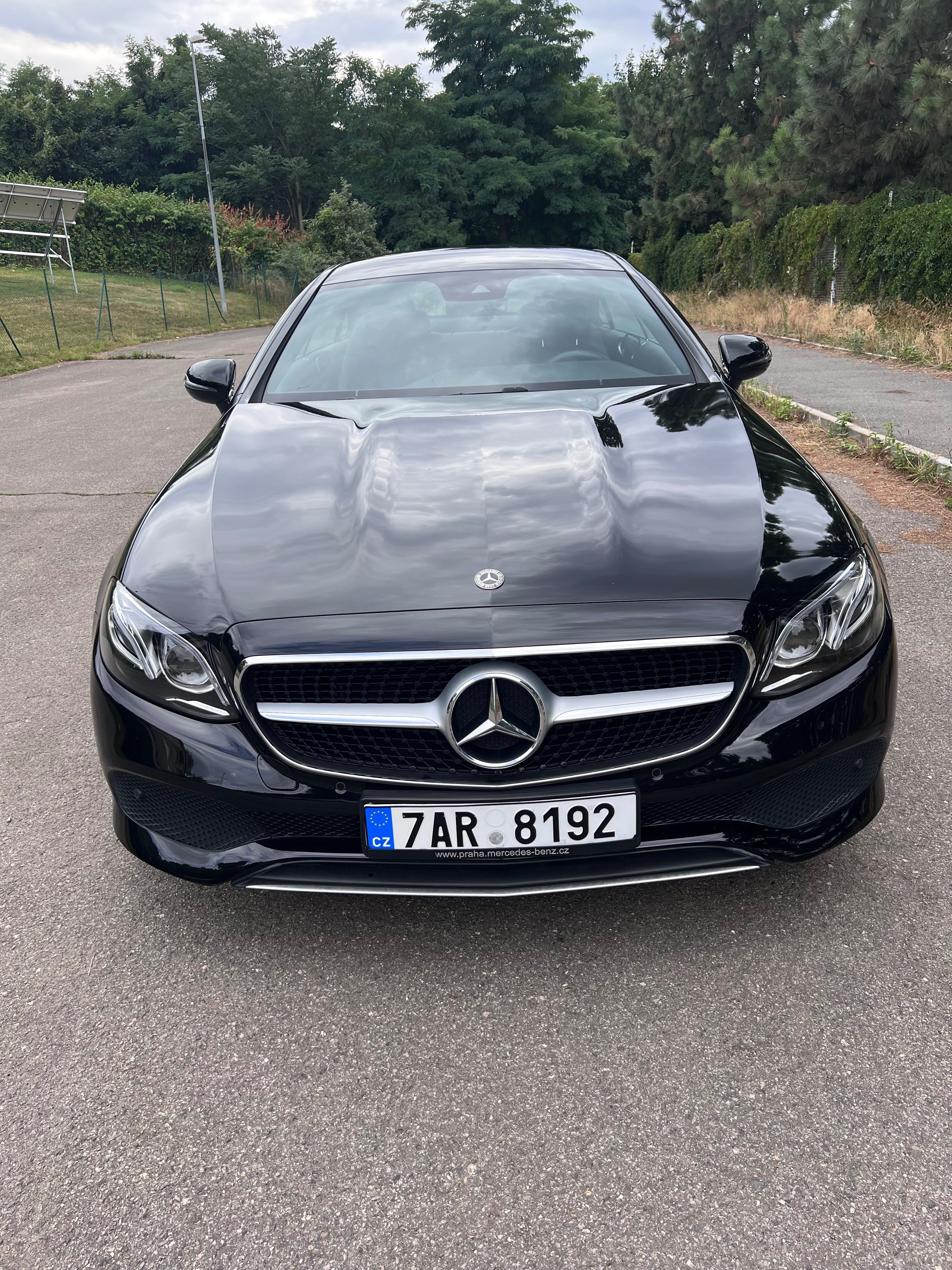 Mercedes-Benz Třídy E, E kupe 200 linie AMG - fotka 2