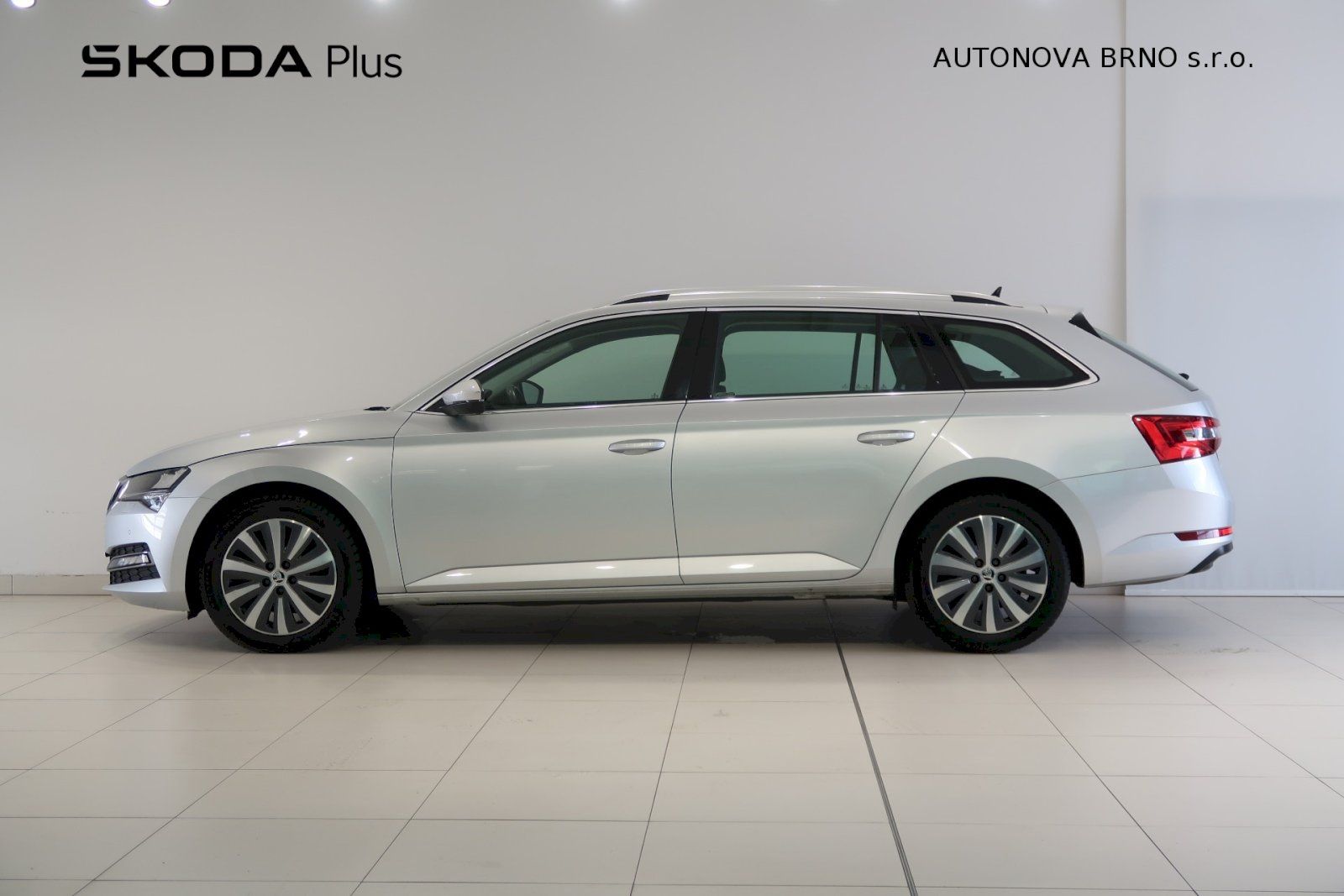 Škoda Superb, Combi 2.0 TDI 110kW Style - fotka 3