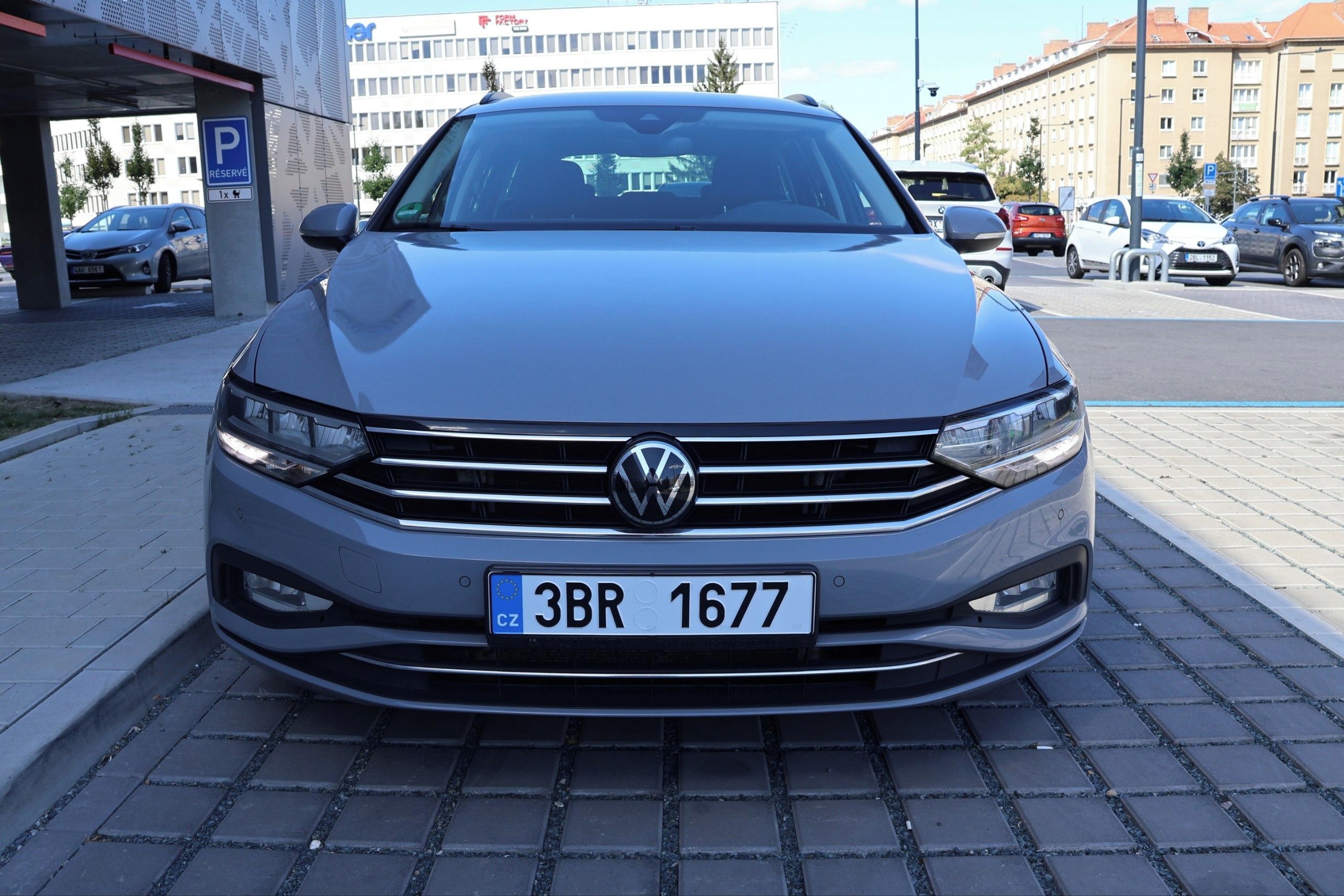 Volkswagen Passat, 2.0 TDI 110kW DSG Business - fotka 3