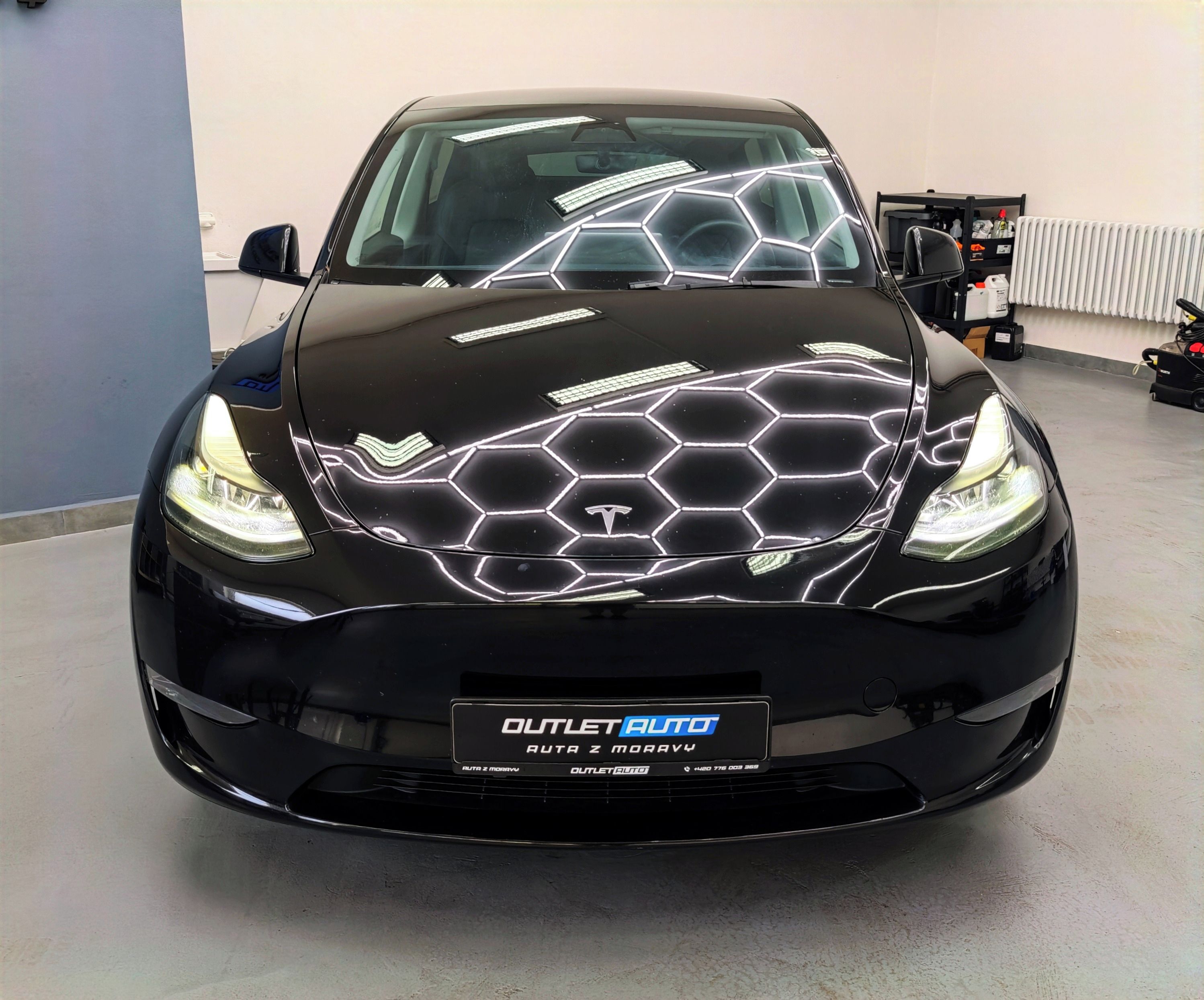 Tesla Model Y, LONG RANGE,4X4,2023,TAŽNE,DPH - fotka 2