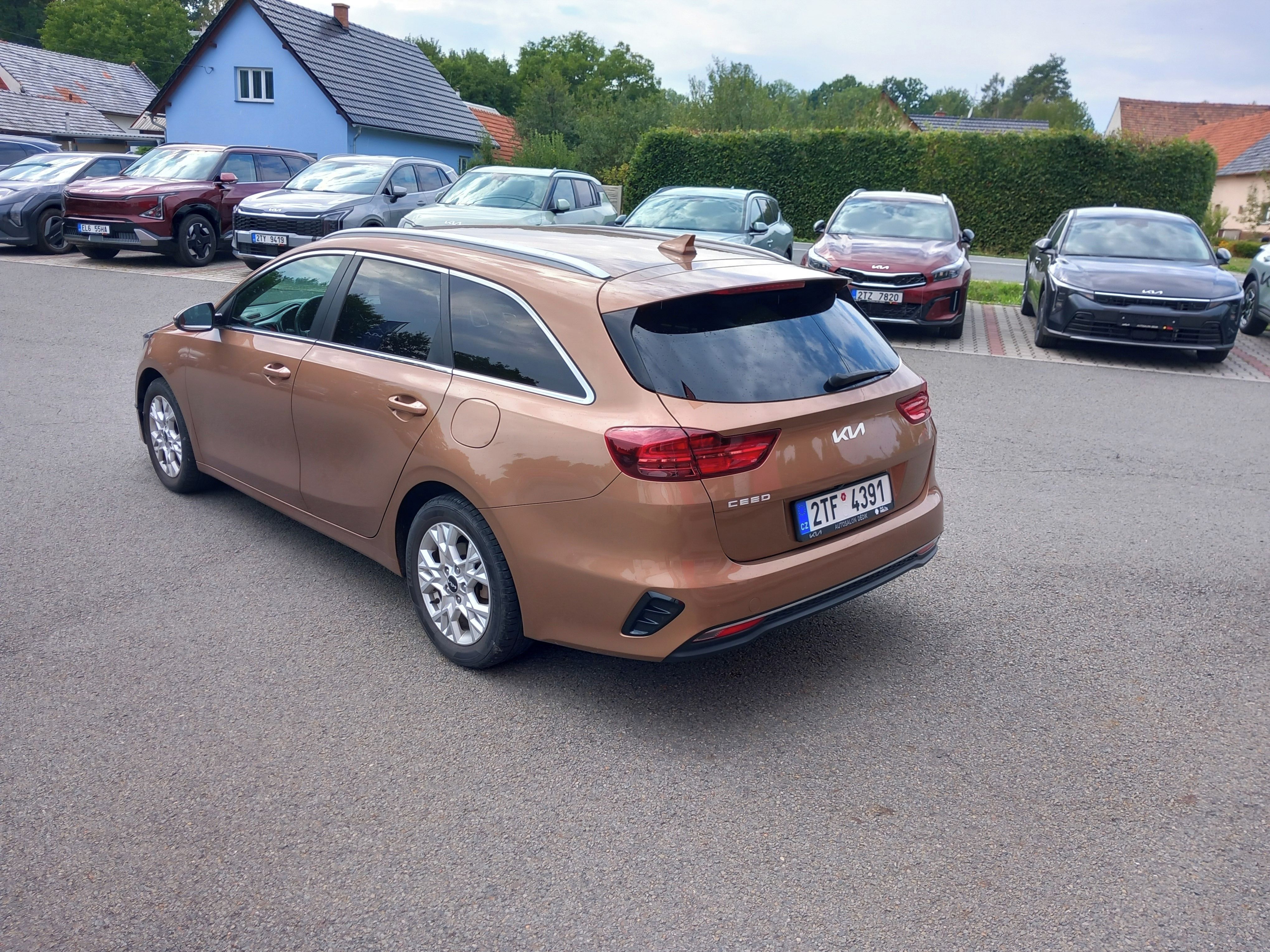 Kia Cee´d SW, Ceed SW 1.5 T-GDi 118 kW TOP - fotka 4