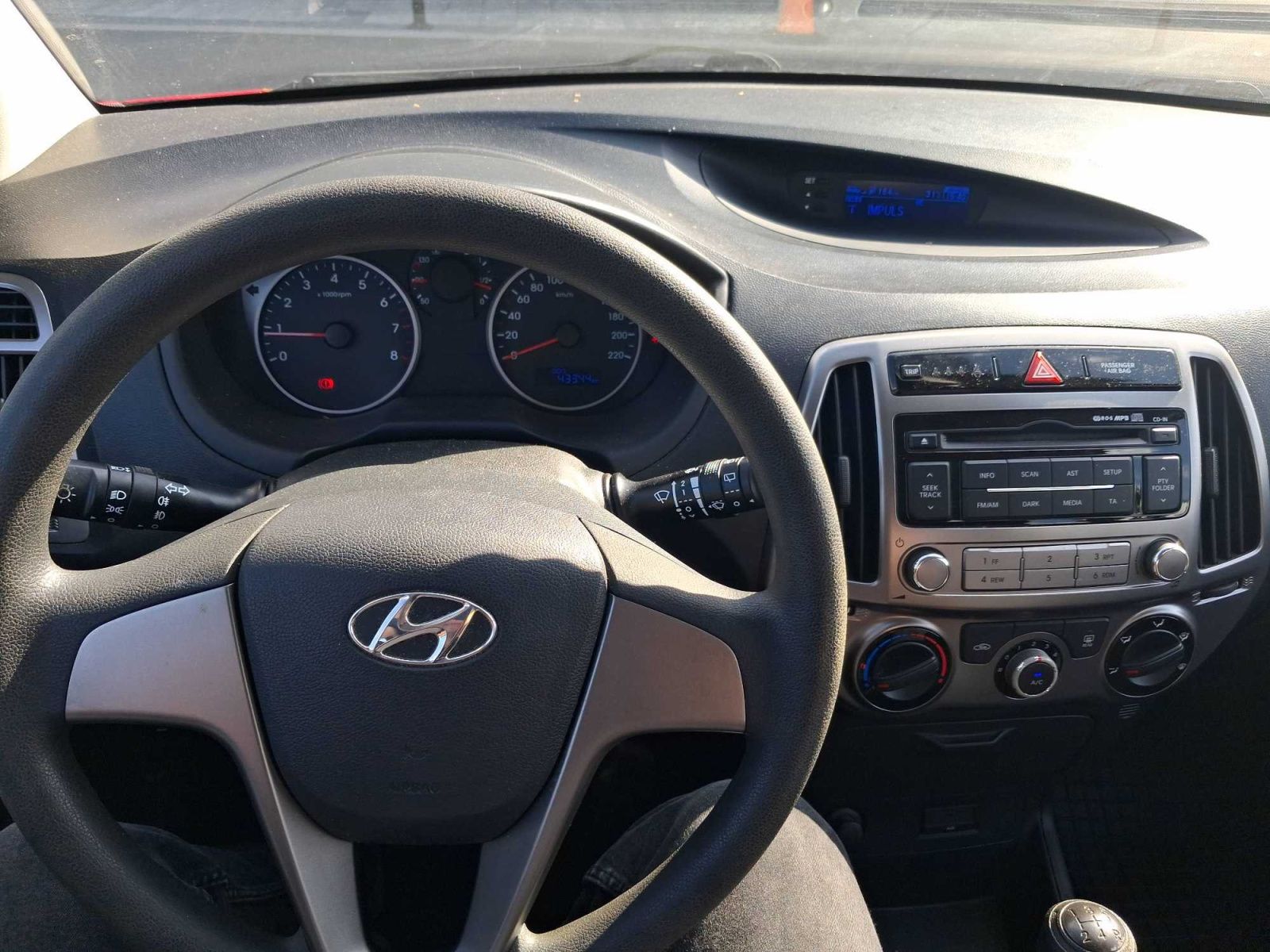 Hyundai i20, 1.2, ČR,1.maj, Serv.kniha - fotka 3