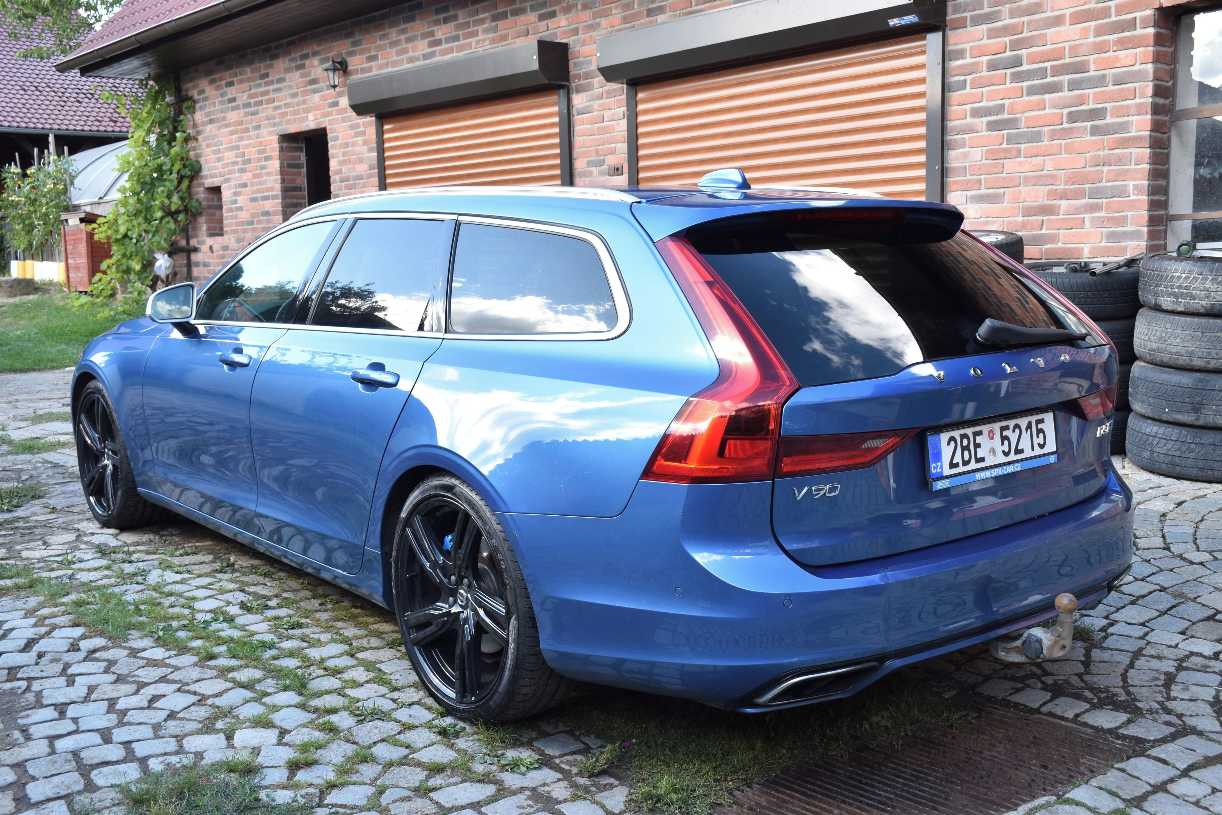 Volvo V90, D5 AWD R-Design Polestar 177kw - fotka 3