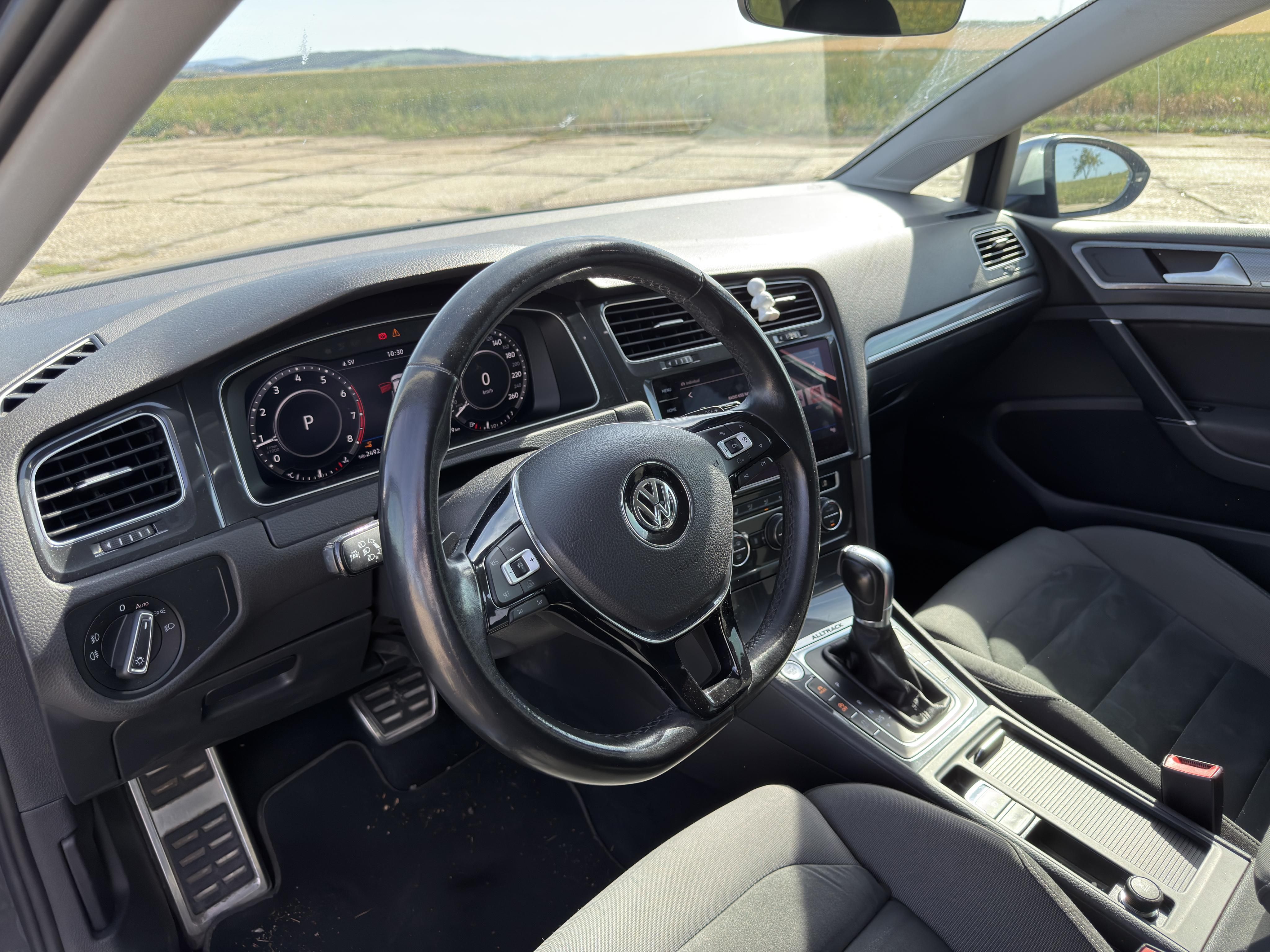 Volkswagen Golf, Golf VII 1.8 TSI Alltrack - fotka 4
