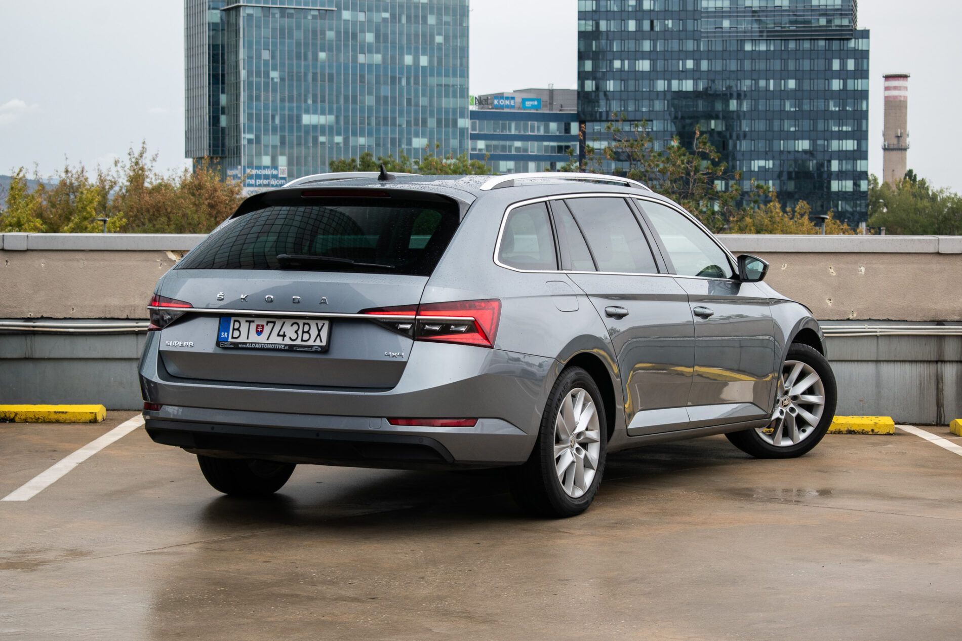 Škoda Superb - fotka 5