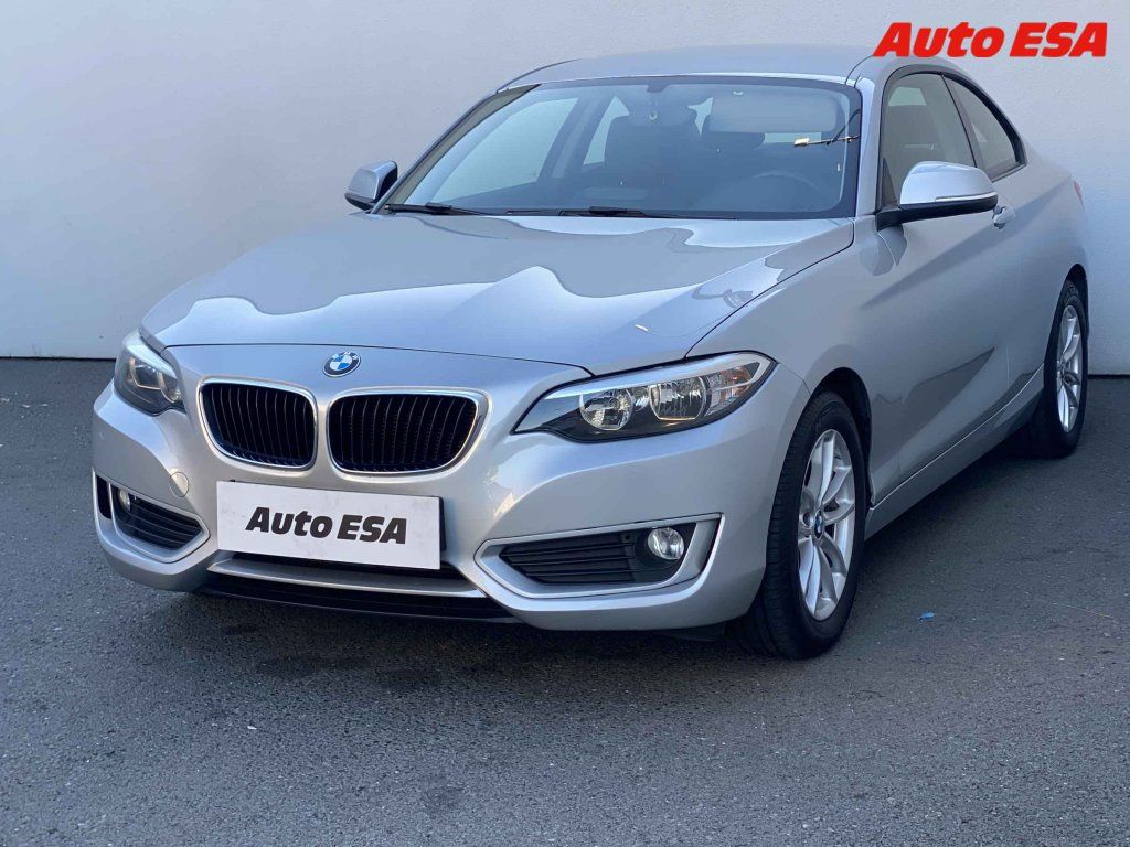 BMW Řada 2, 2.0i 220i,AT,kůže - fotka 3