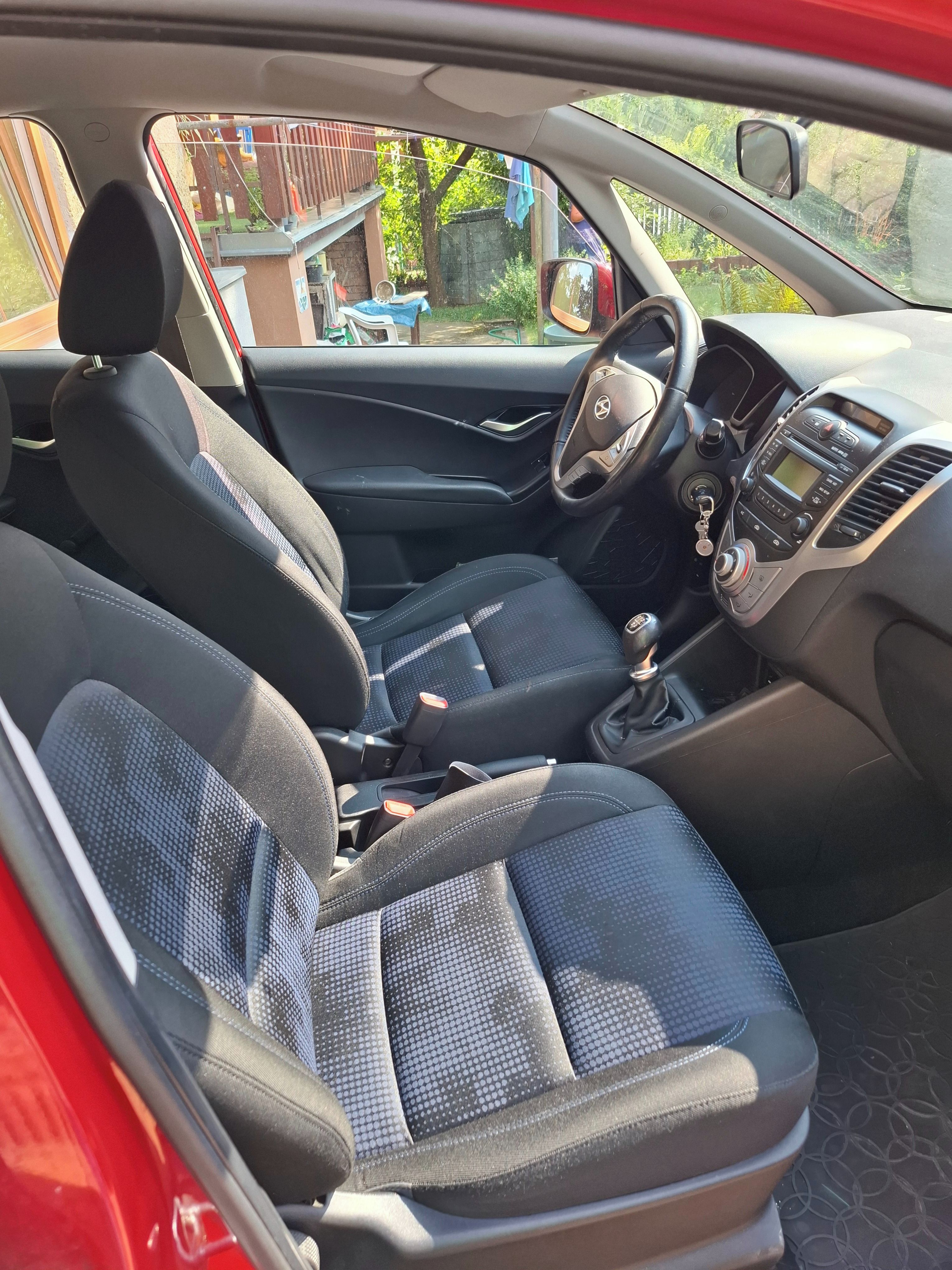 Hyundai ix20, 1.4i Trikolor (66 kW) - fotka 6