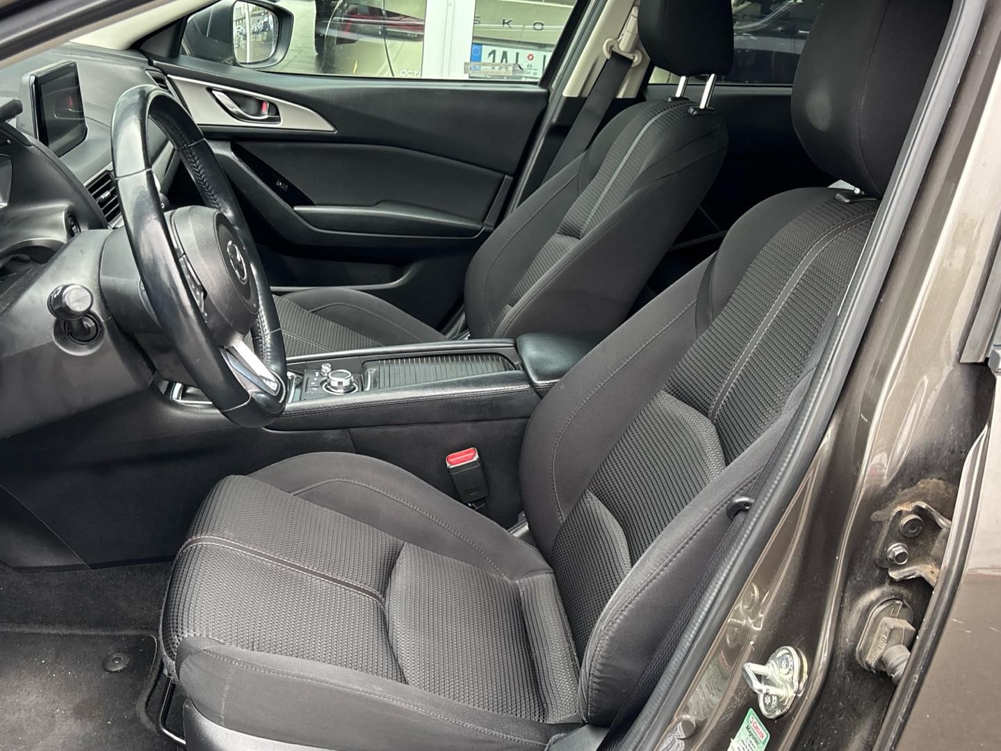 Mazda 3, 2.0 Skyactiv-G / 88 kW Takumi - fotka 6
