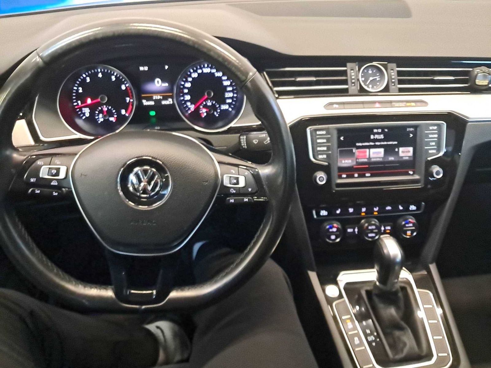 Volkswagen Passat, 1.8 TSI, Automat, Kůže - fotka 3