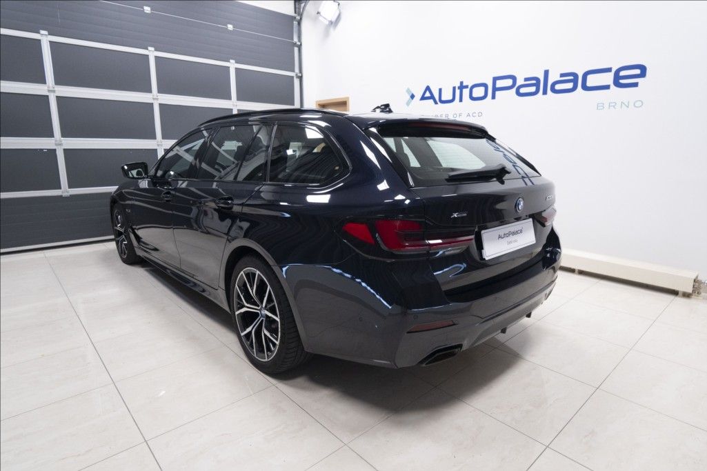 BMW Řada 5, 2,0 530e xDrive M Sport ČR DPH - fotka 6