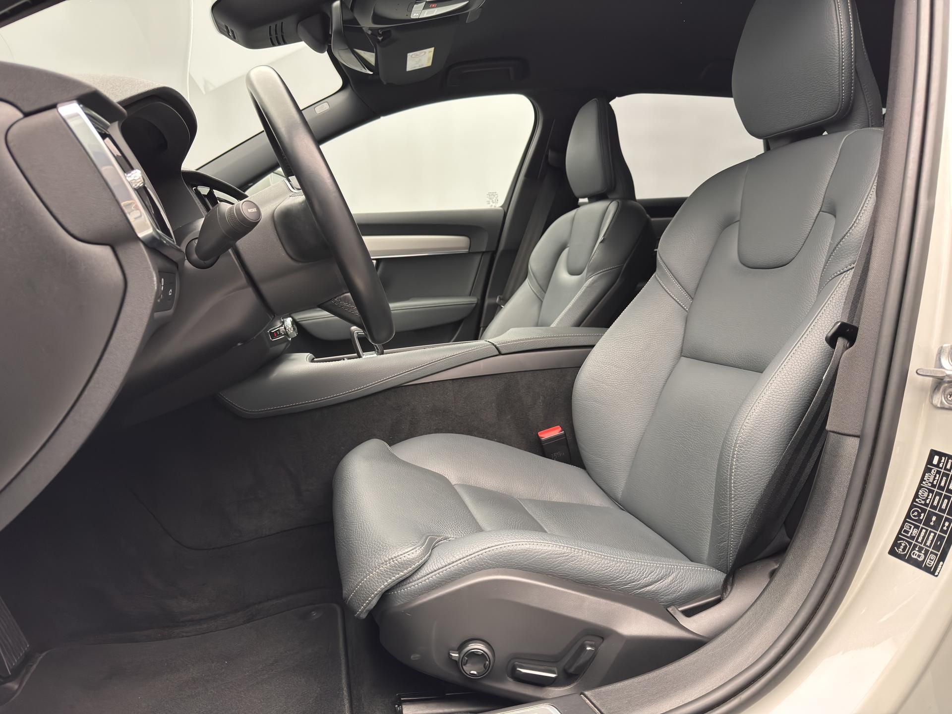 Volvo V90, B4 CORE AUT - fotka 6