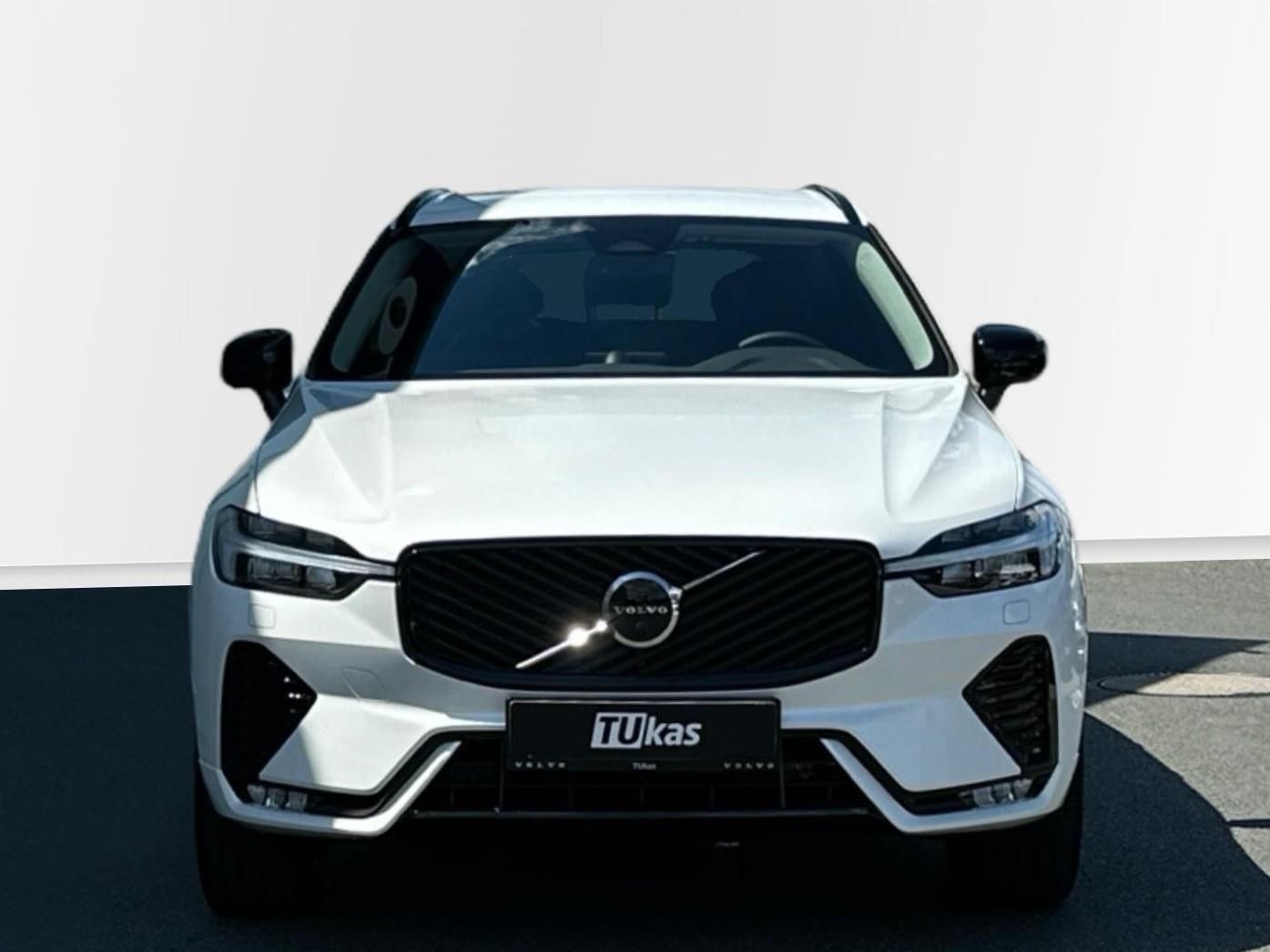 Volvo XC60, 2.0B5 184kW 4x4  PLUS DARK - fotka 3