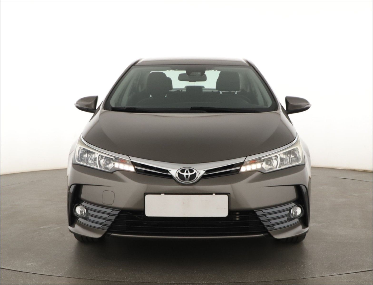 Toyota Corolla, 1.6 Valvematic, ČR,1.maj - fotka 2