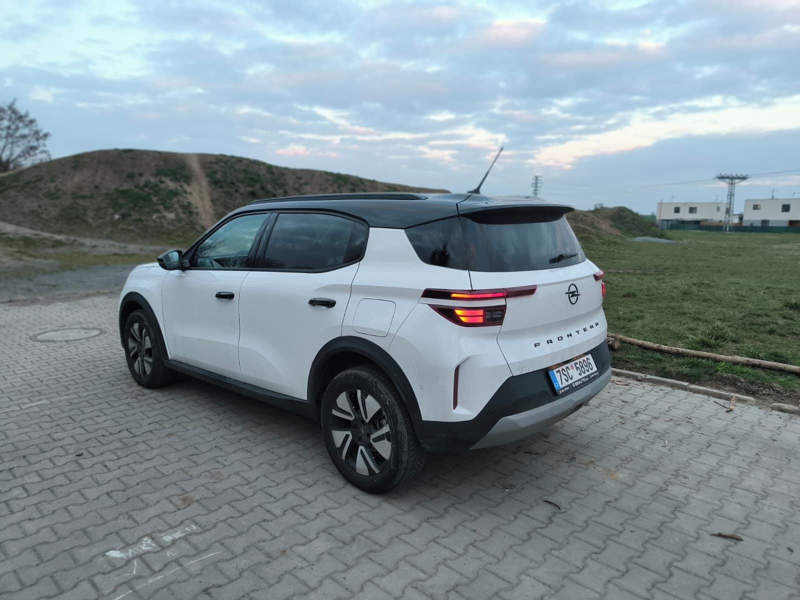 Opel Frontera, GS Hybrid, 7místné - fotka 2