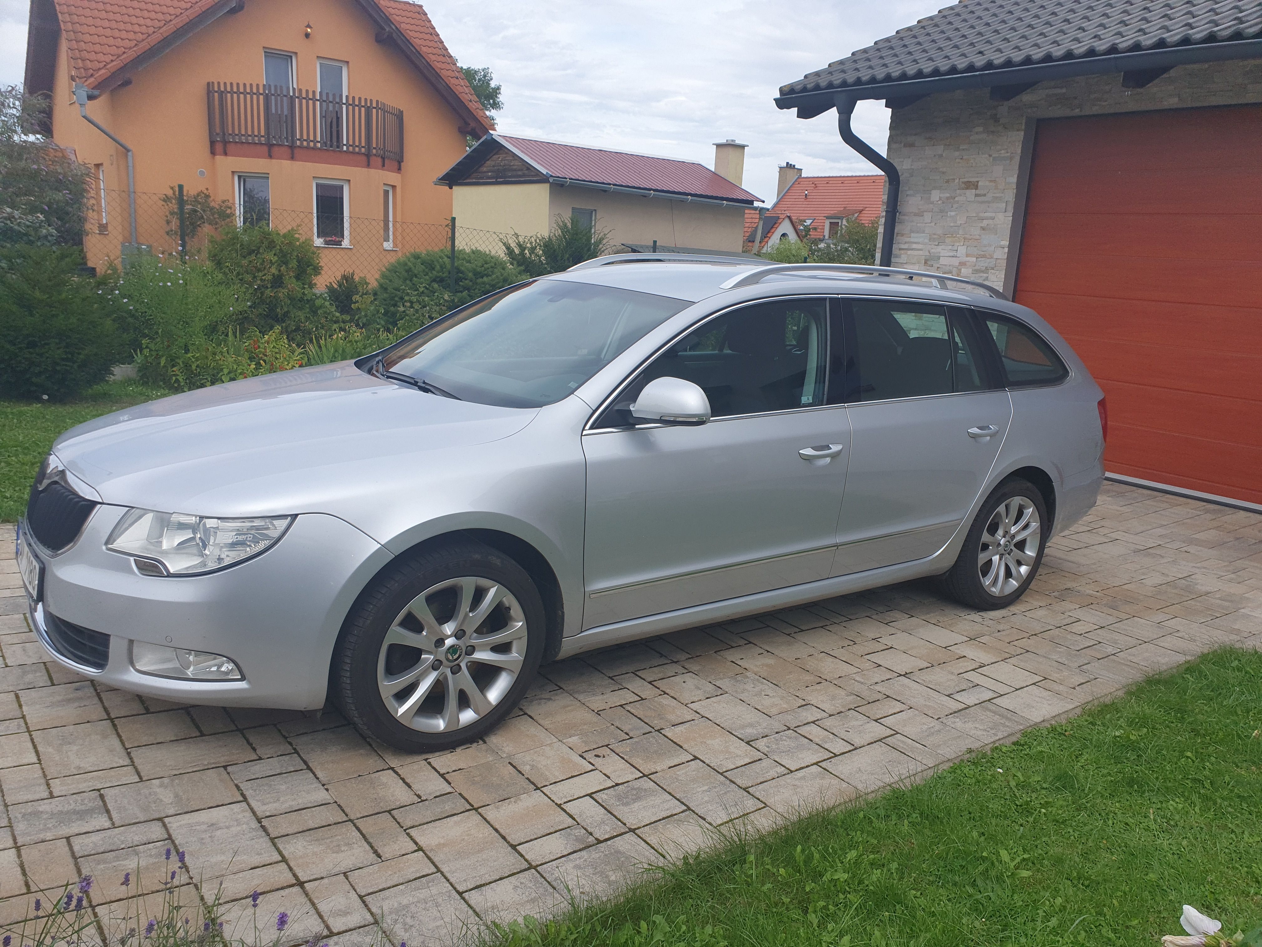 Škoda Superb, 2,0 TDi, 103 kW