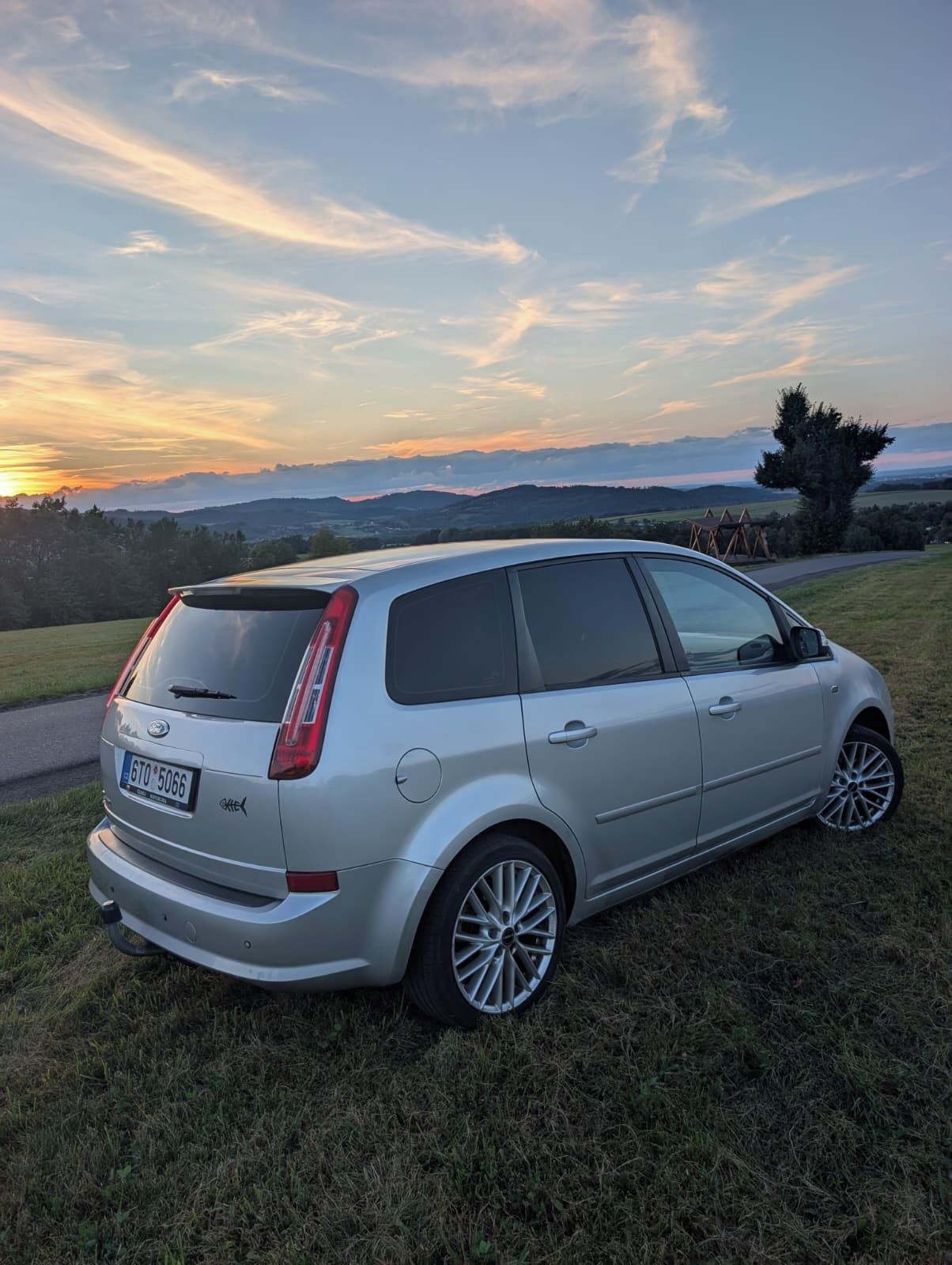 Ford C-MAX, 1.8 92kW, Ghia, servisováno - fotka 3