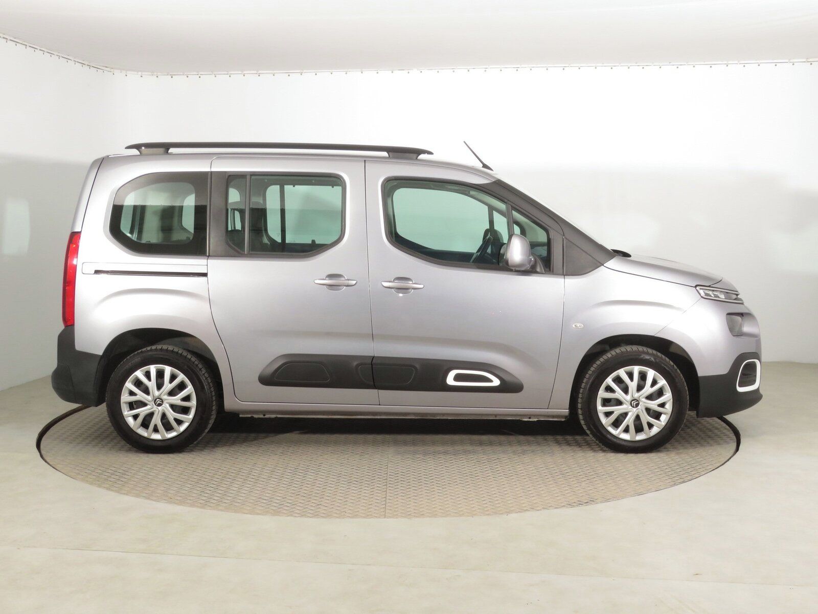 Citroën Berlingo, 1.2 PureTech, Feel, 5Míst, ČR - fotka 6