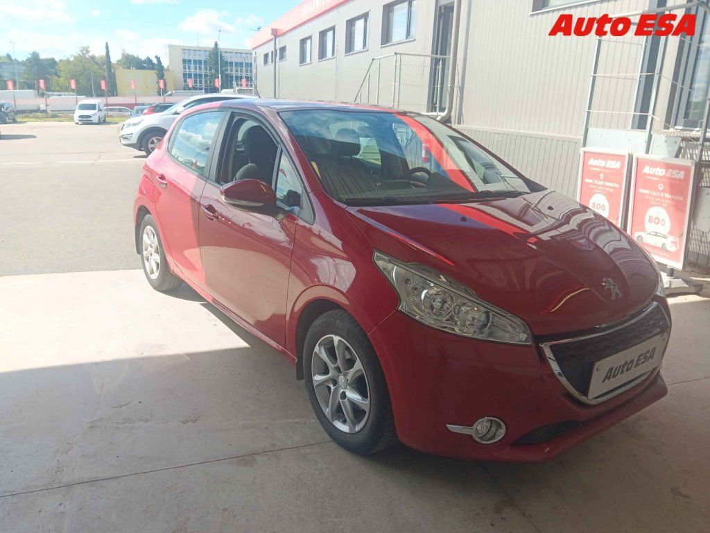 Peugeot 208, 1.2 PT,ČR,servis.kniha