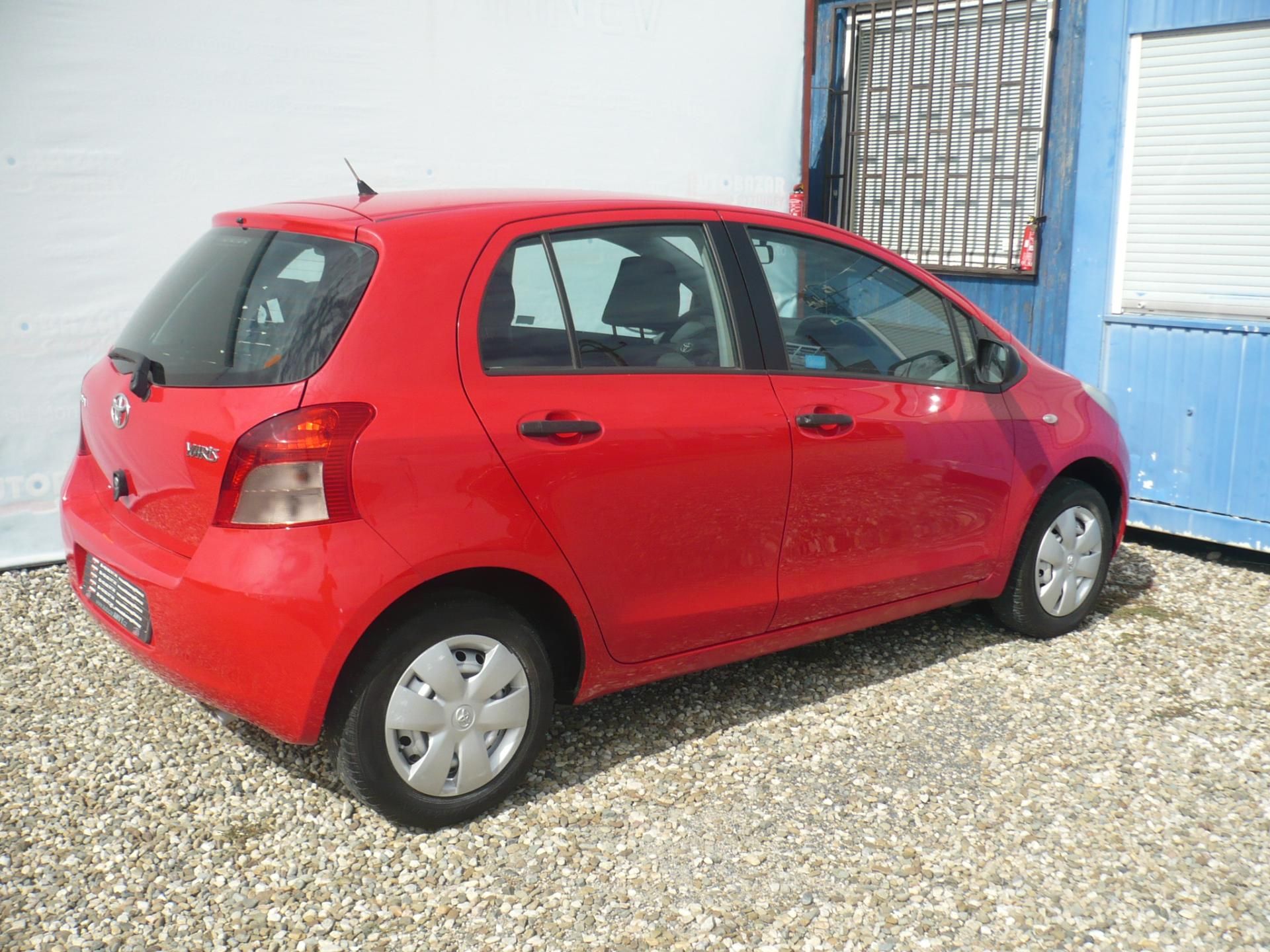 Toyota Yaris, 1.0i 51Kw - fotka 6