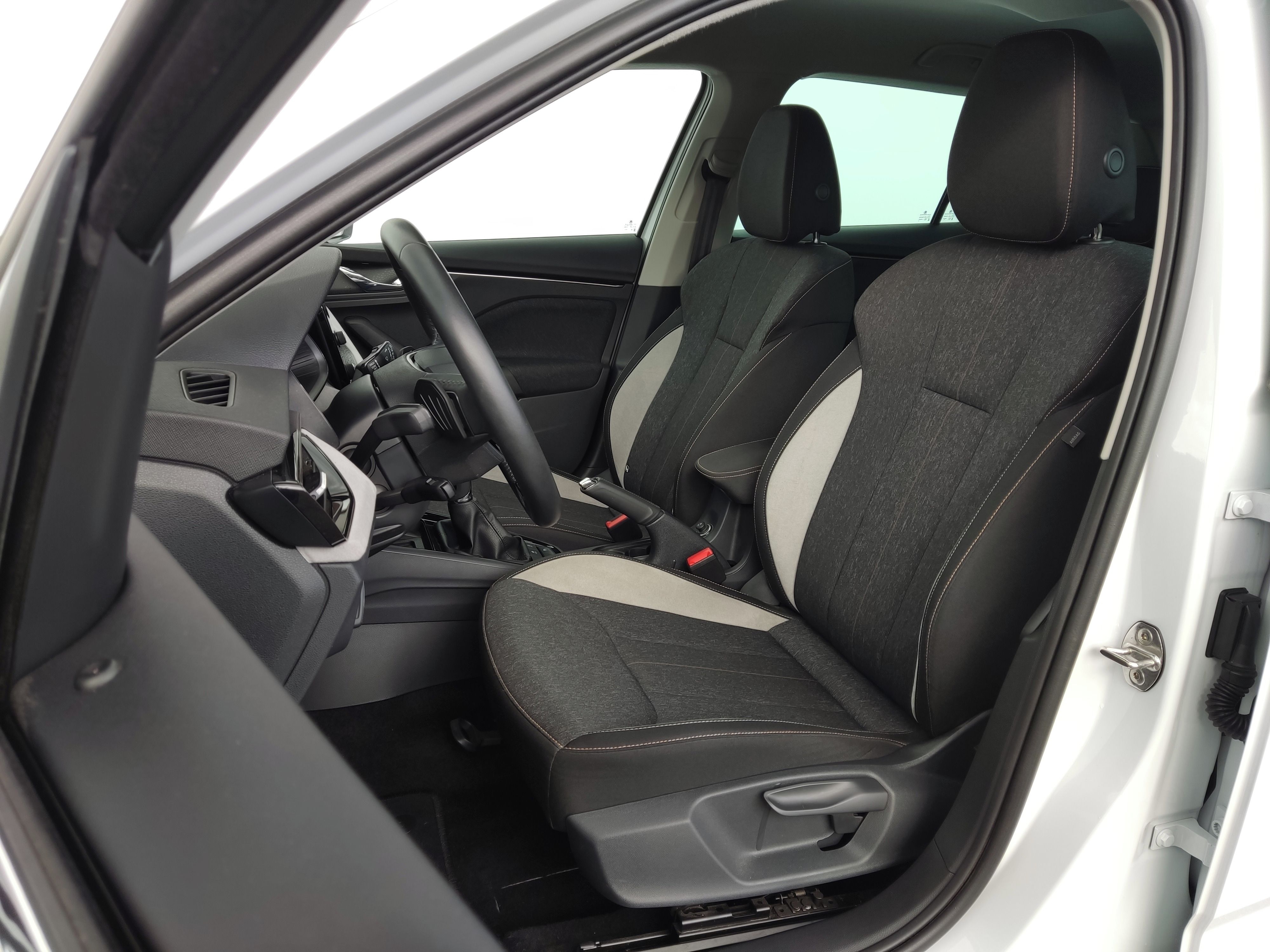 Škoda Kamiq, 1.0 TSI 85kW DSG Top Selection - fotka 6
