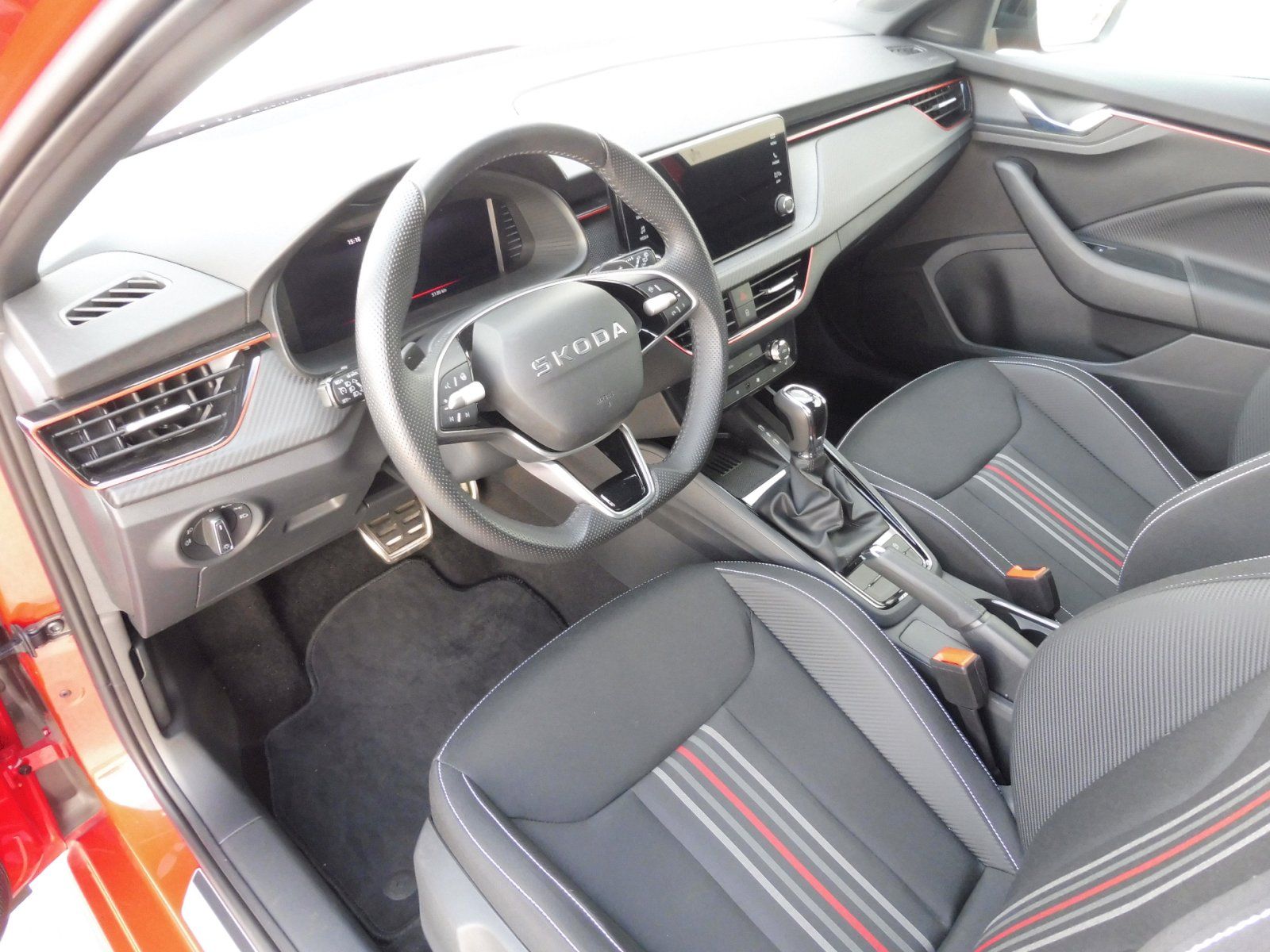 Škoda Scala, Monte Carlo 1,0 TSI 85kW DSG - fotka 6