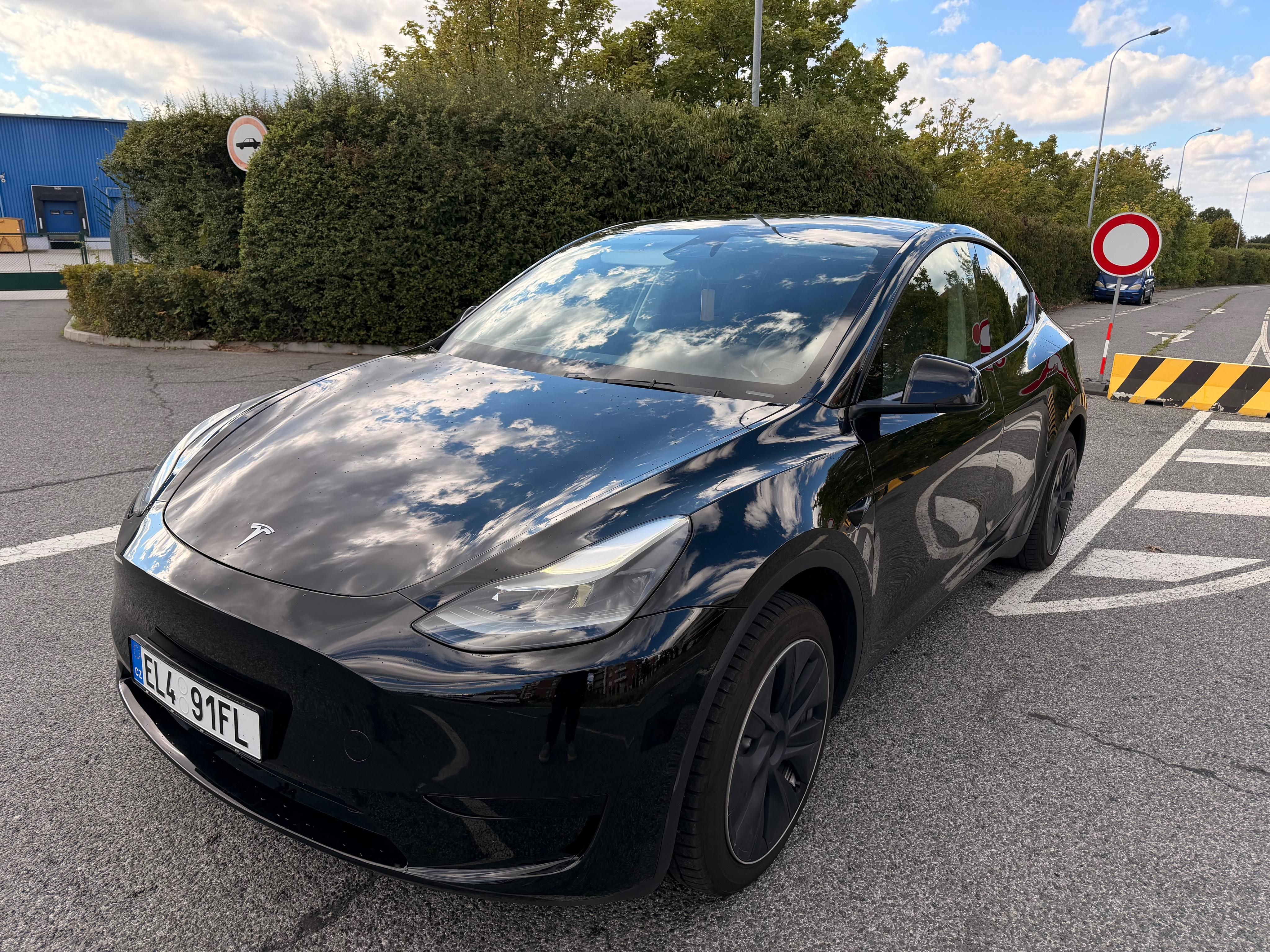 Tesla Model Y, LFP | 73k km nájezd | - DPH - fotka 4