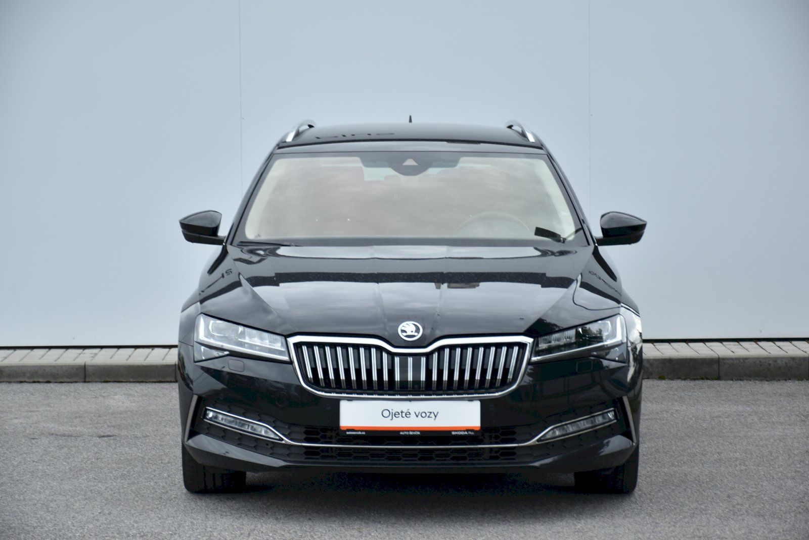 Škoda Superb, COMBI L&K  2.0 TDI 147kW 4x4 D - fotka 4