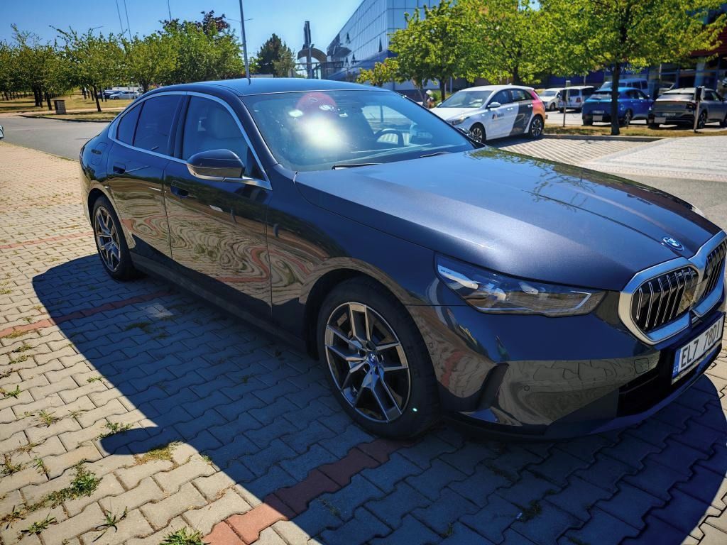 BMW i5, BMW i5 edrive40 - fotka 3