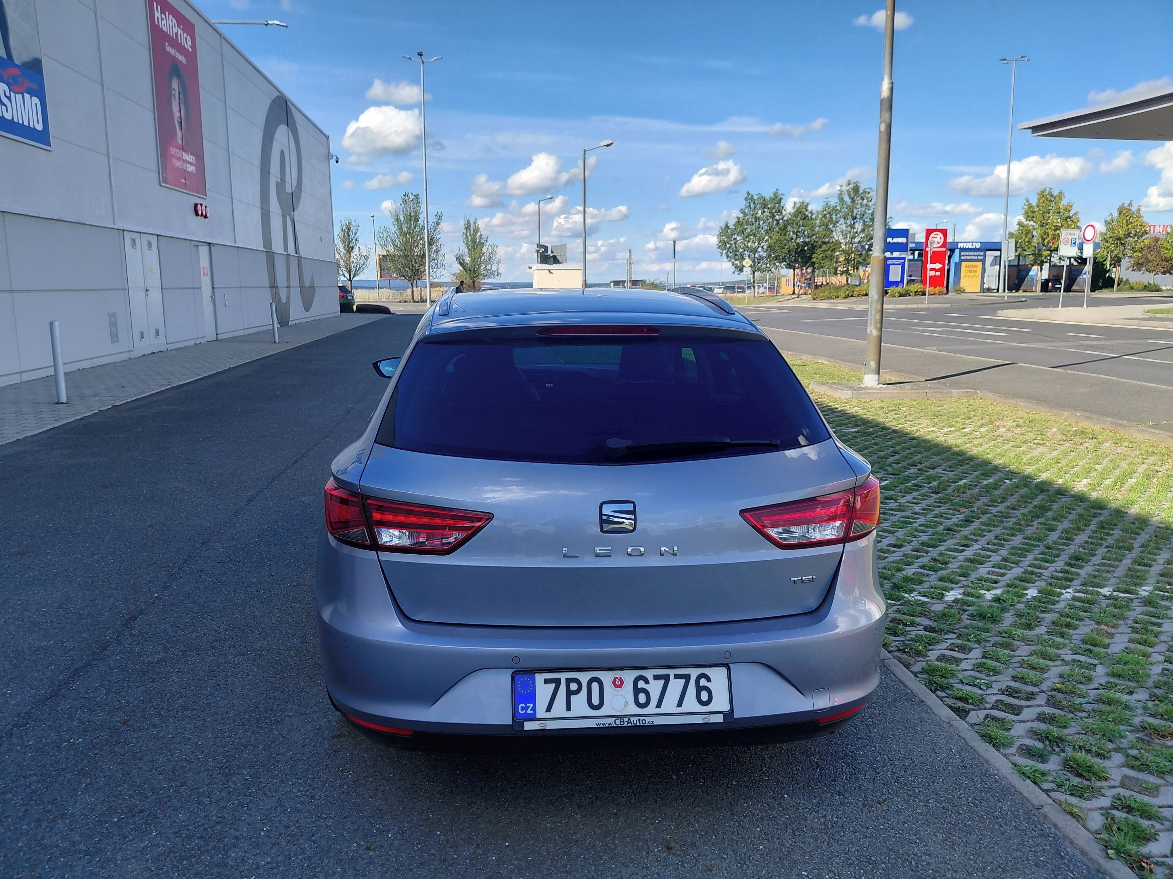 Seat Leon, 1.2TSI 81KW 1.MAJ,VELMI PĚKNÉ - fotka 6