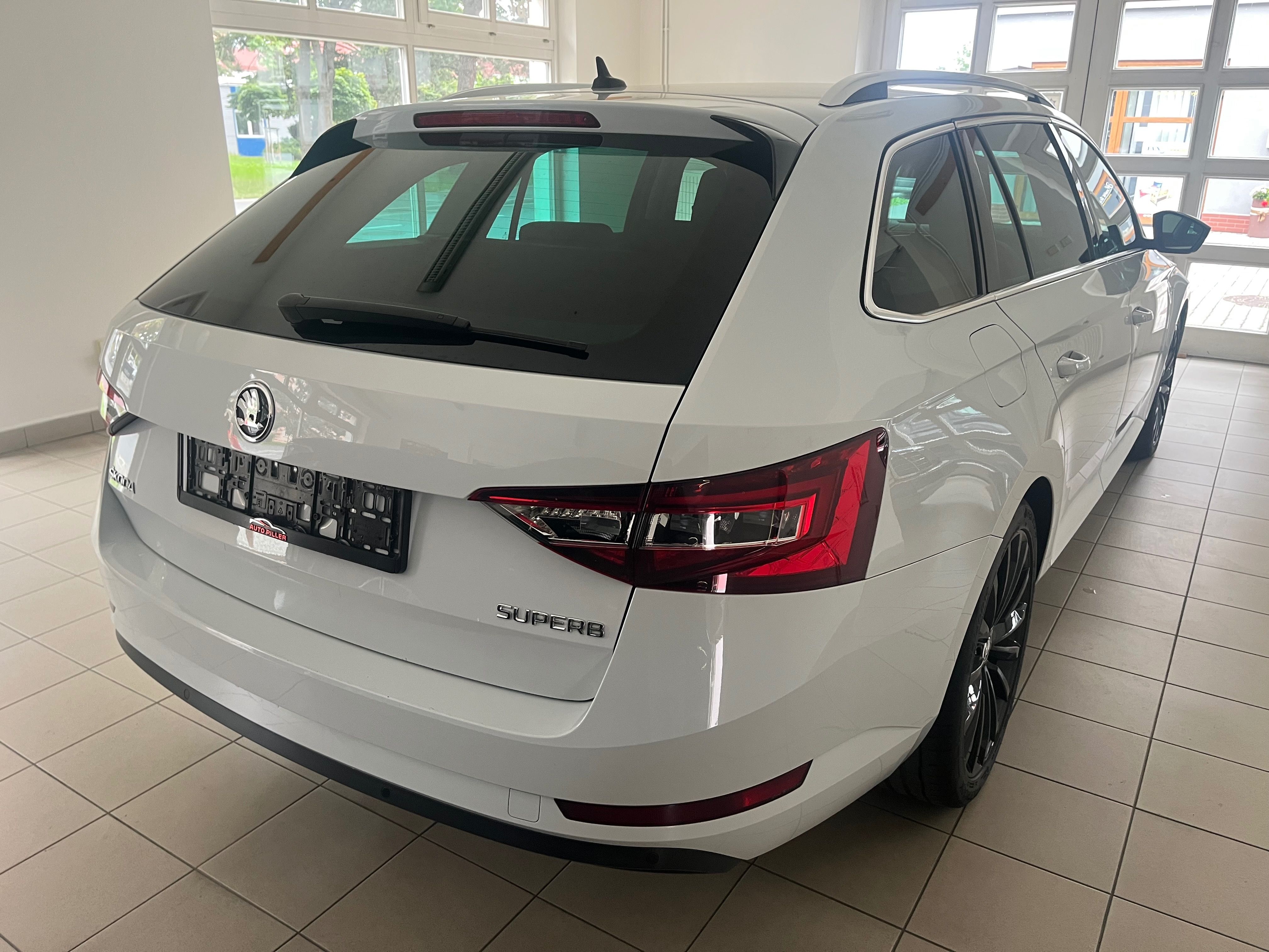Škoda Superb, Laurin & Klement 2,0 Tdi 140kw - fotka 6