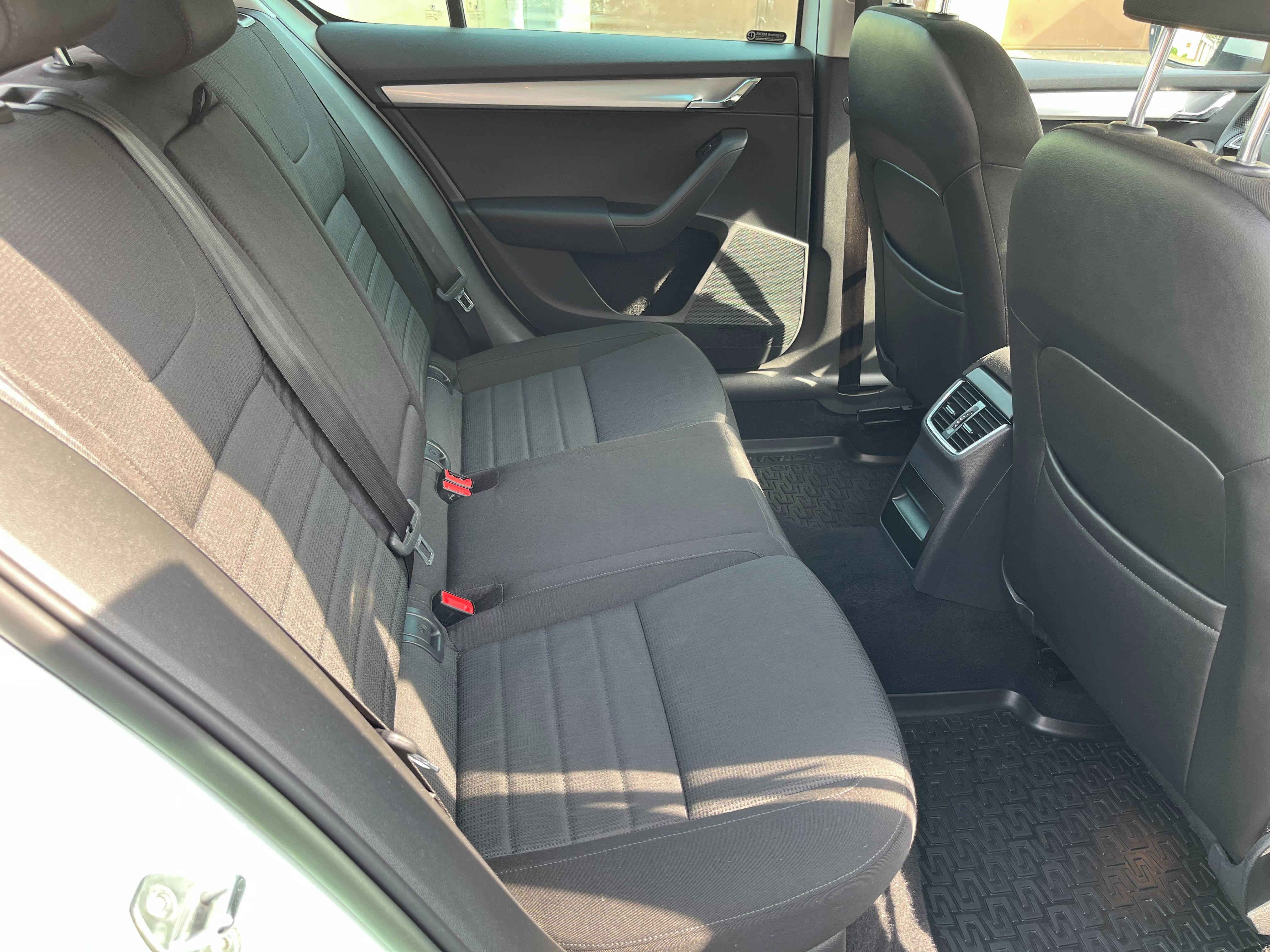 Škoda Octavia, 2,0TDI, STYLE, Xenon - fotka 6
