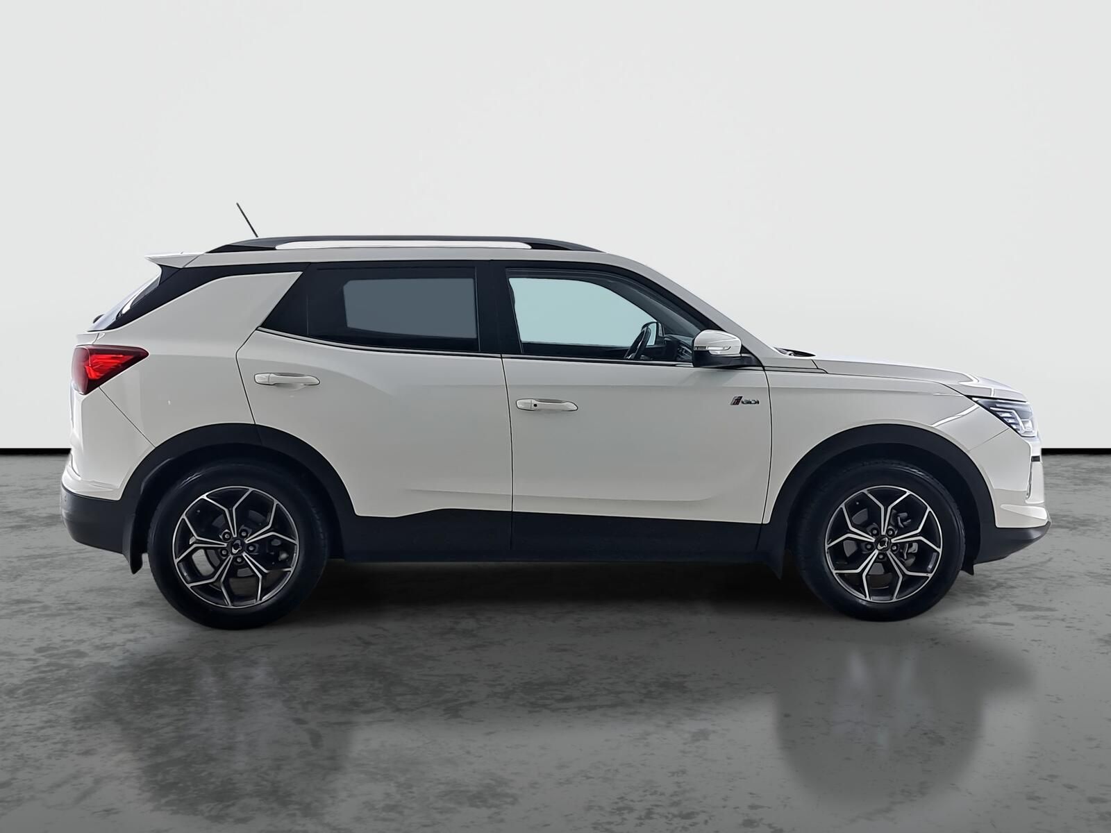 SsangYong Korando, 1.5 T-GDI, Automat, ČR,1.maj - fotka 6