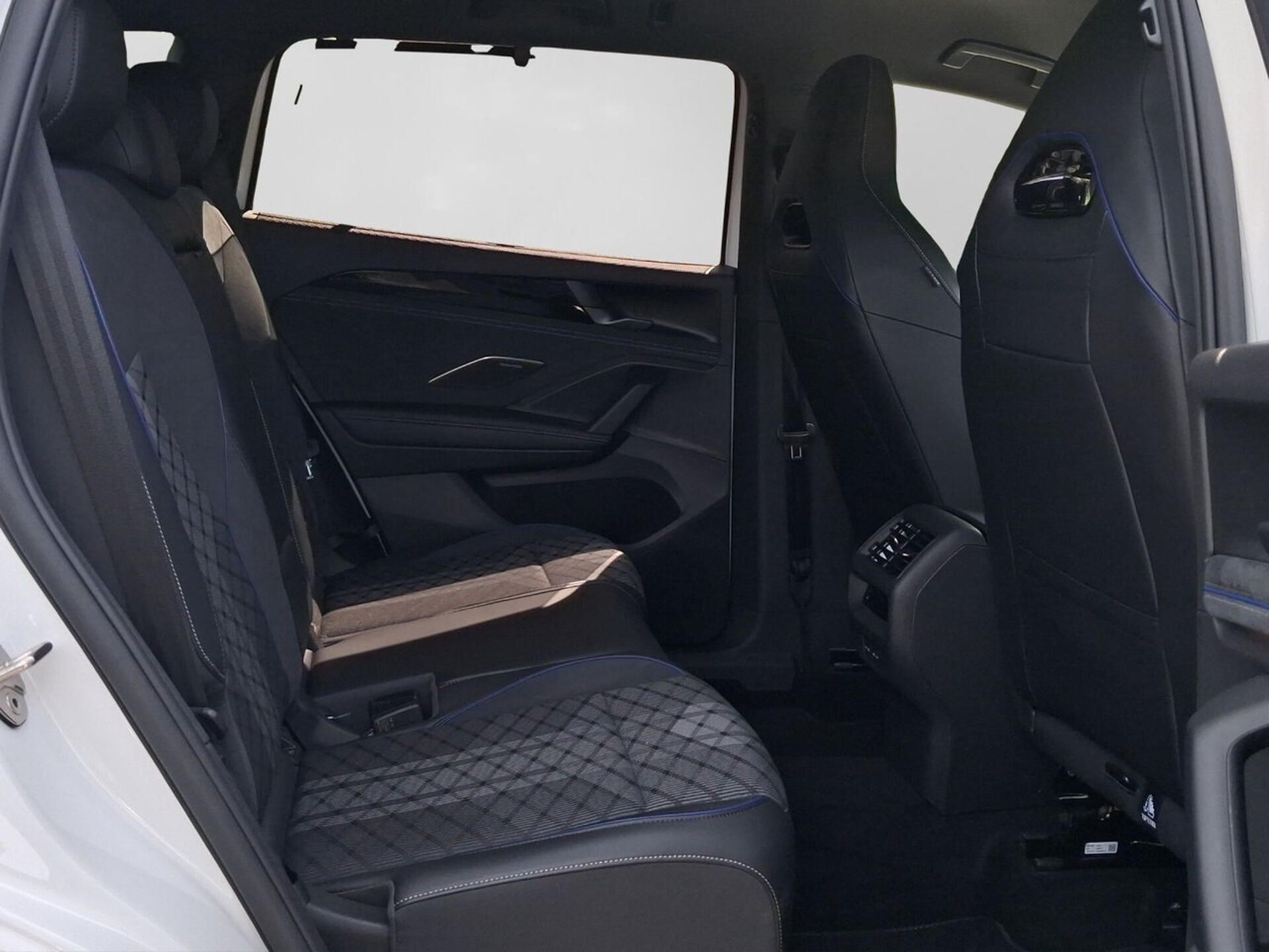 Volkswagen Tayron, eHybrid 200kW R-Line 360 HuD - fotka 5