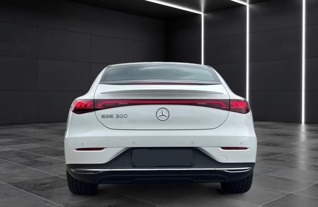 Mercedes-Benz EQE, 300 Electric *Kůže*Kamera*Navi - fotka 4