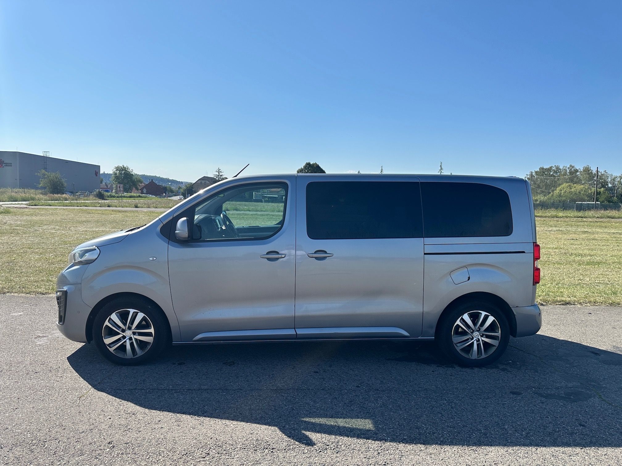 Peugeot Traveller, L2 Allure 2.0 BlueHDI 180k 8AT - fotka 4