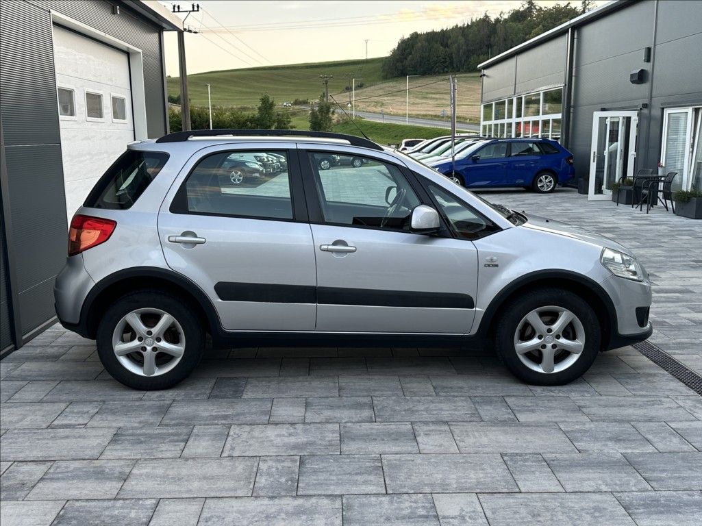 Suzuki SX4, 1,9DDiS 120PS Outdoor Line 4x4 - fotka 6