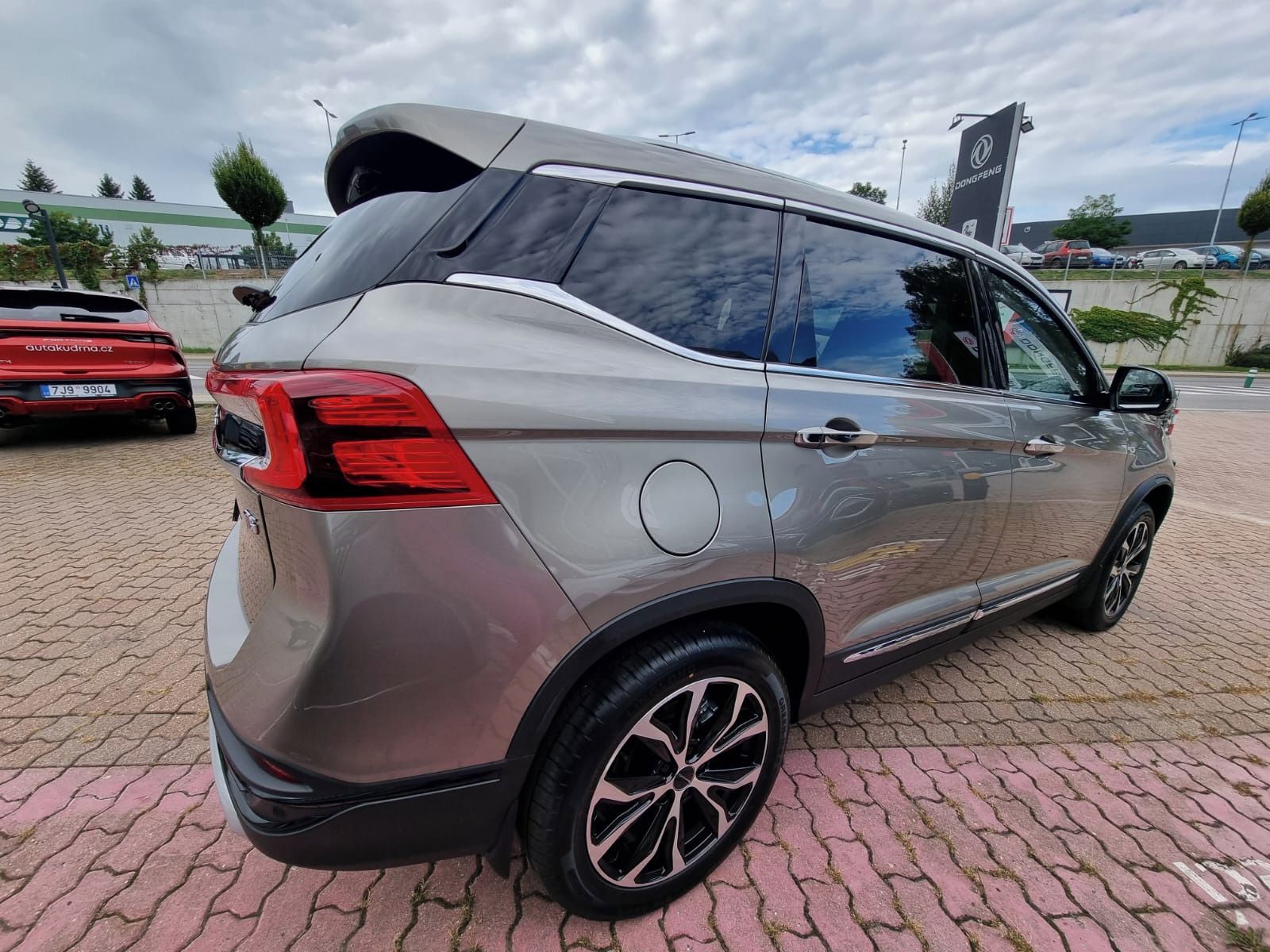 Dongfeng T5, FORTHING T5 Exclusive - fotka 5