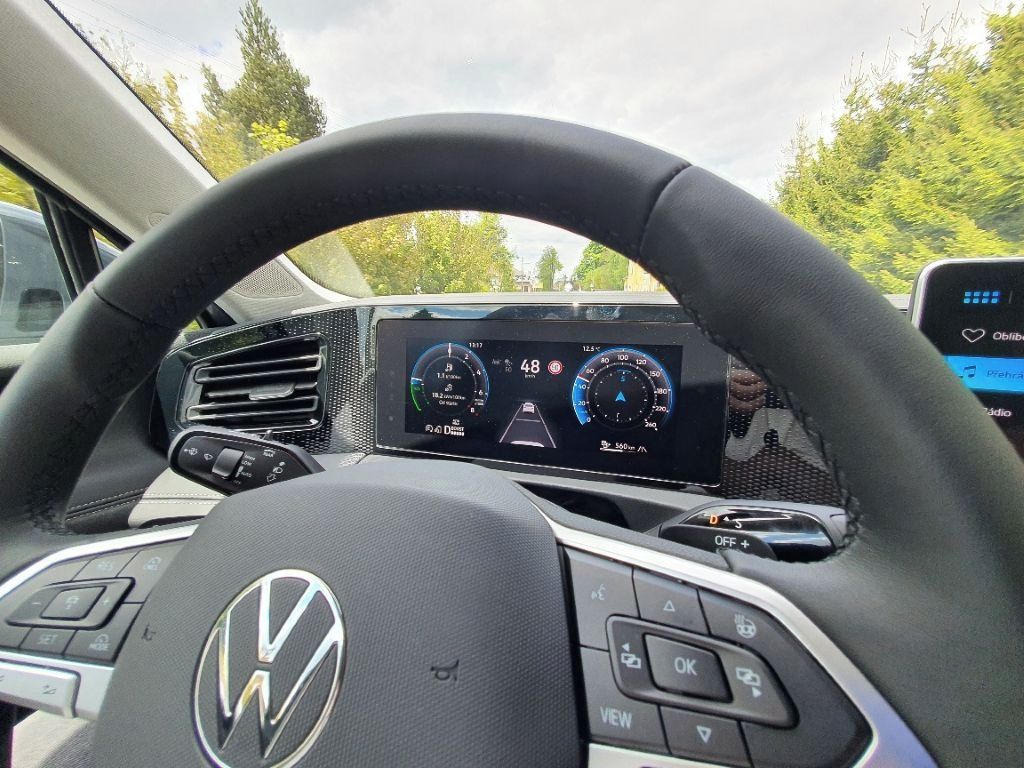 Volkswagen Tiguan, People 1,5 TSI 150kW eHybrid - fotka 6