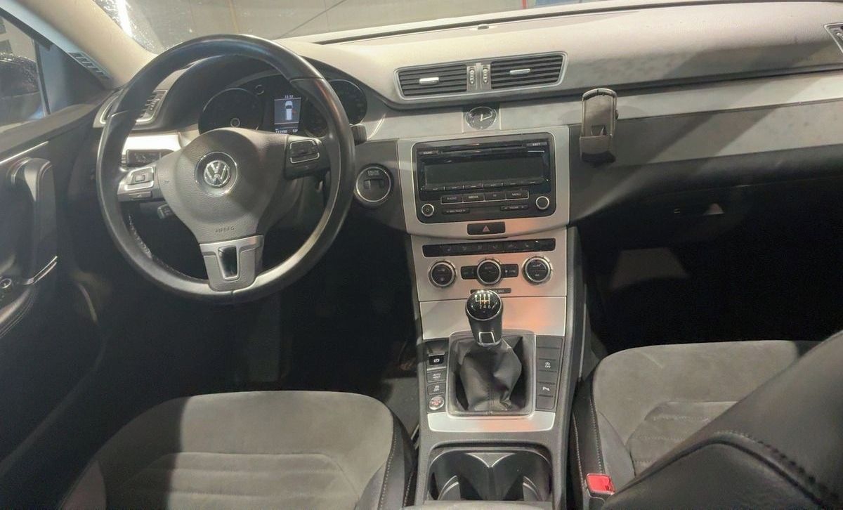 Volkswagen Passat, B7 2.0Tdi 103KW ALCANTR. HIGHL - fotka 3