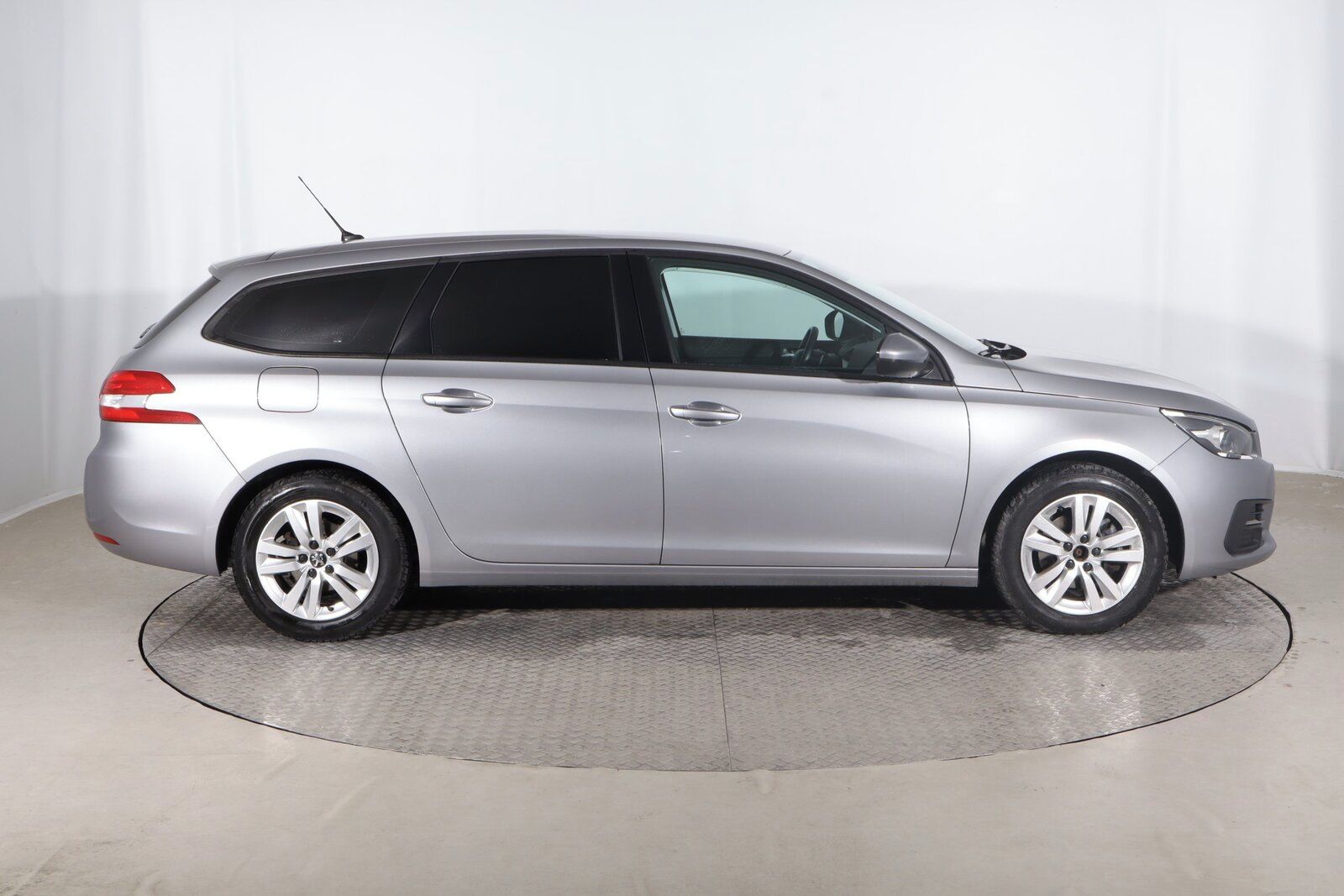 Peugeot 308, 1.2 PureTech, Automat - fotka 6