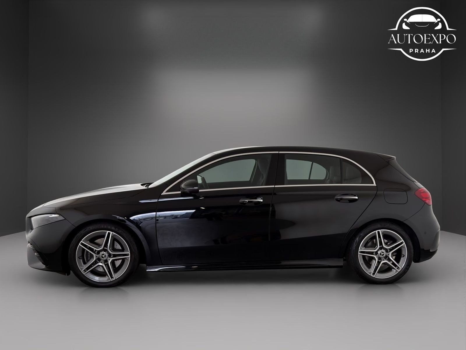 Mercedes-Benz Třídy A, 220d Edition AMG Line*TAŽNÉ - fotka 4