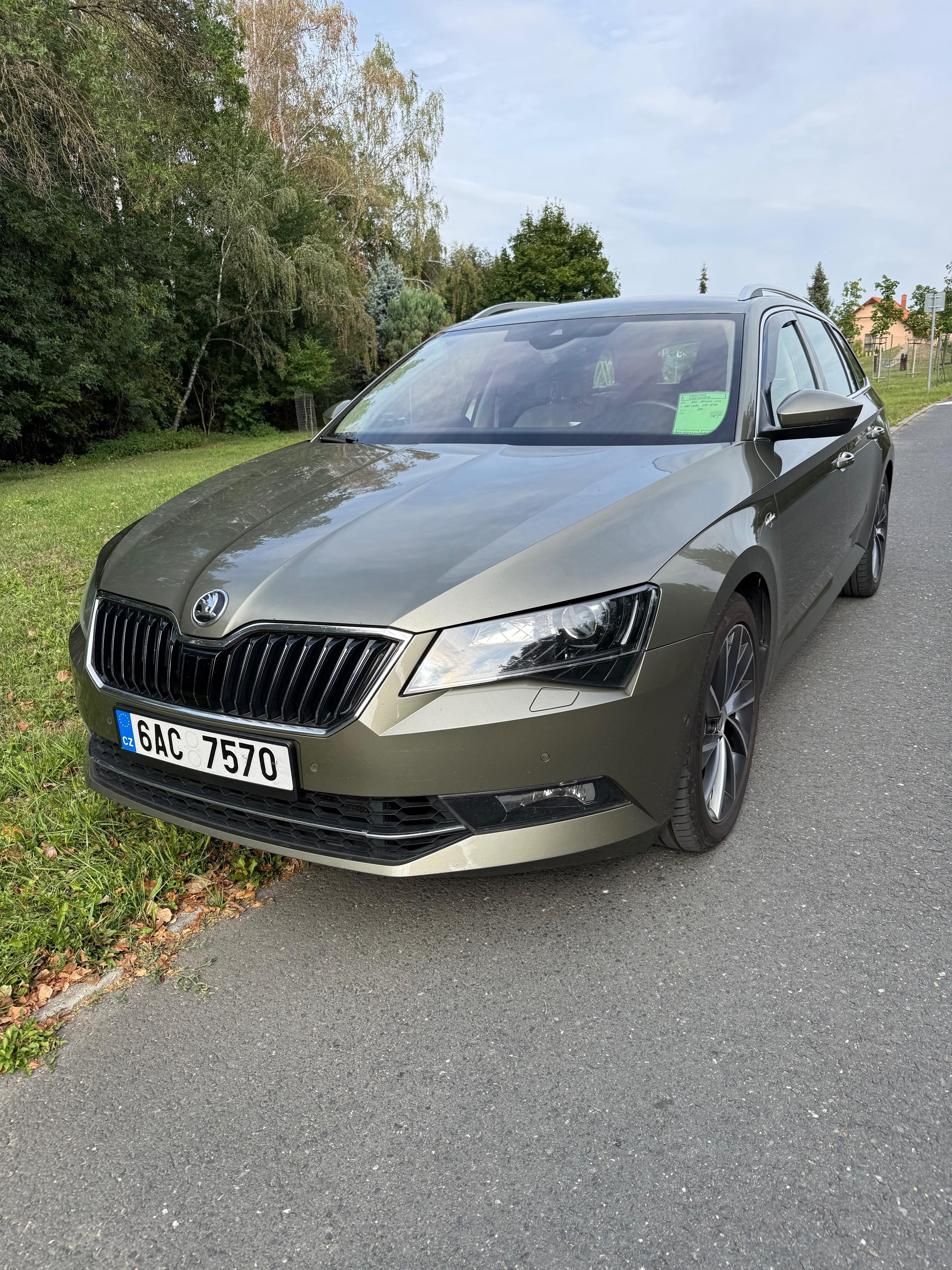 Škoda Superb, 2.0 tsi L&K 206kw - fotka 3