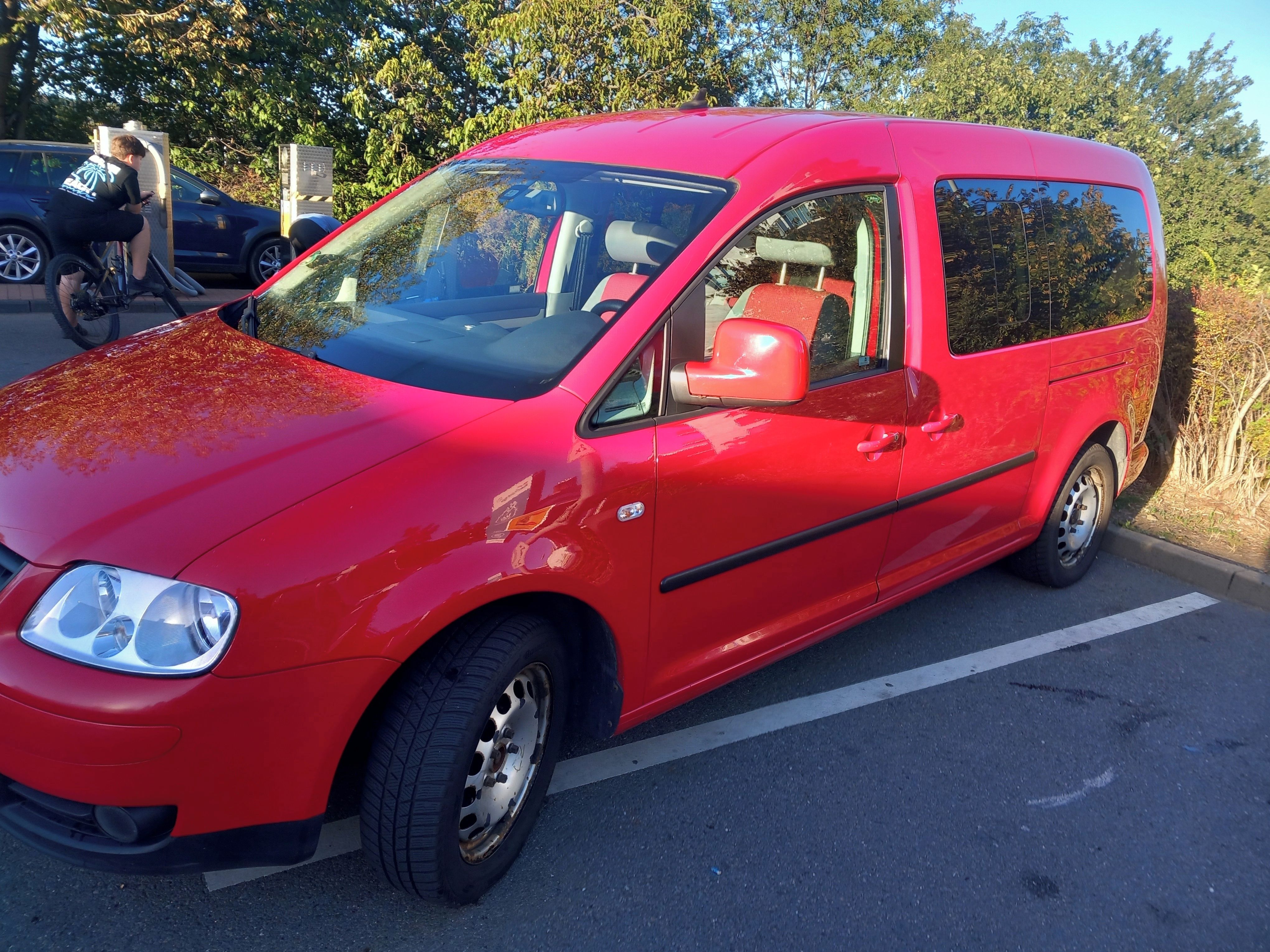 Volkswagen Caddy, 1.9 TDI, DSG, 7 míst - fotka 2