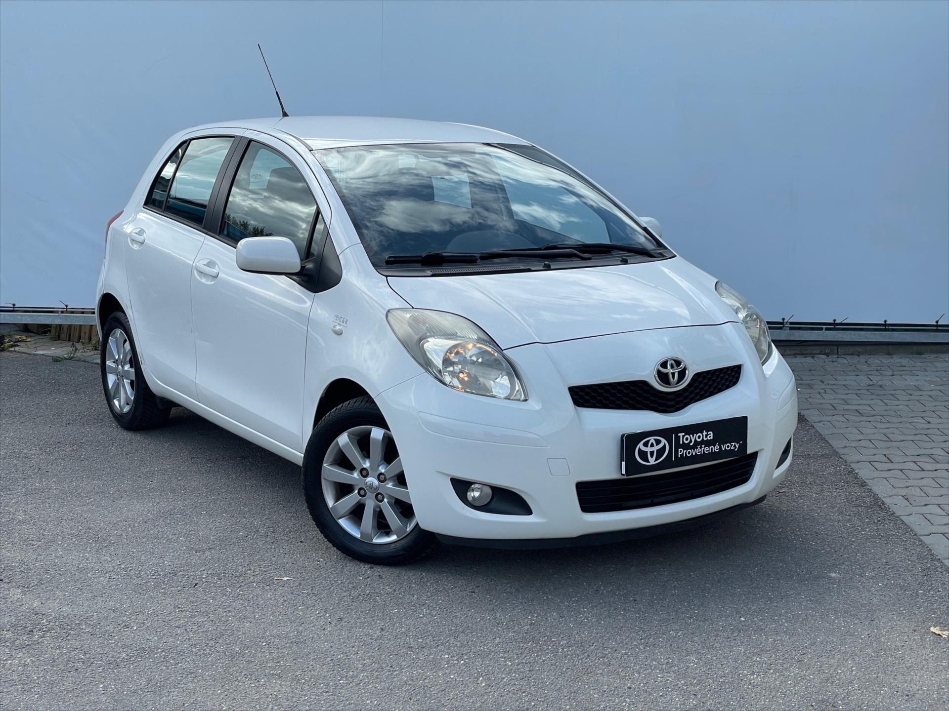 Toyota Yaris, 1,0 Dream - fotka 3