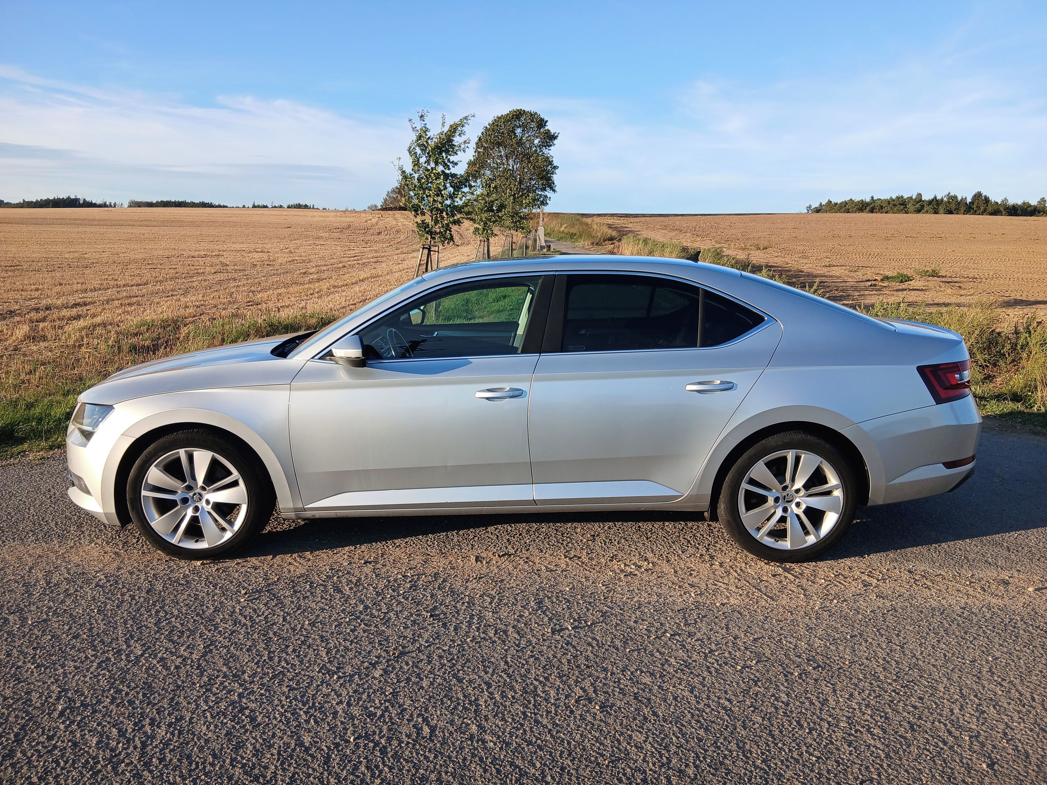 Škoda Superb, 2.0TDI 110KW 4X4 PO SERVISE - fotka 4