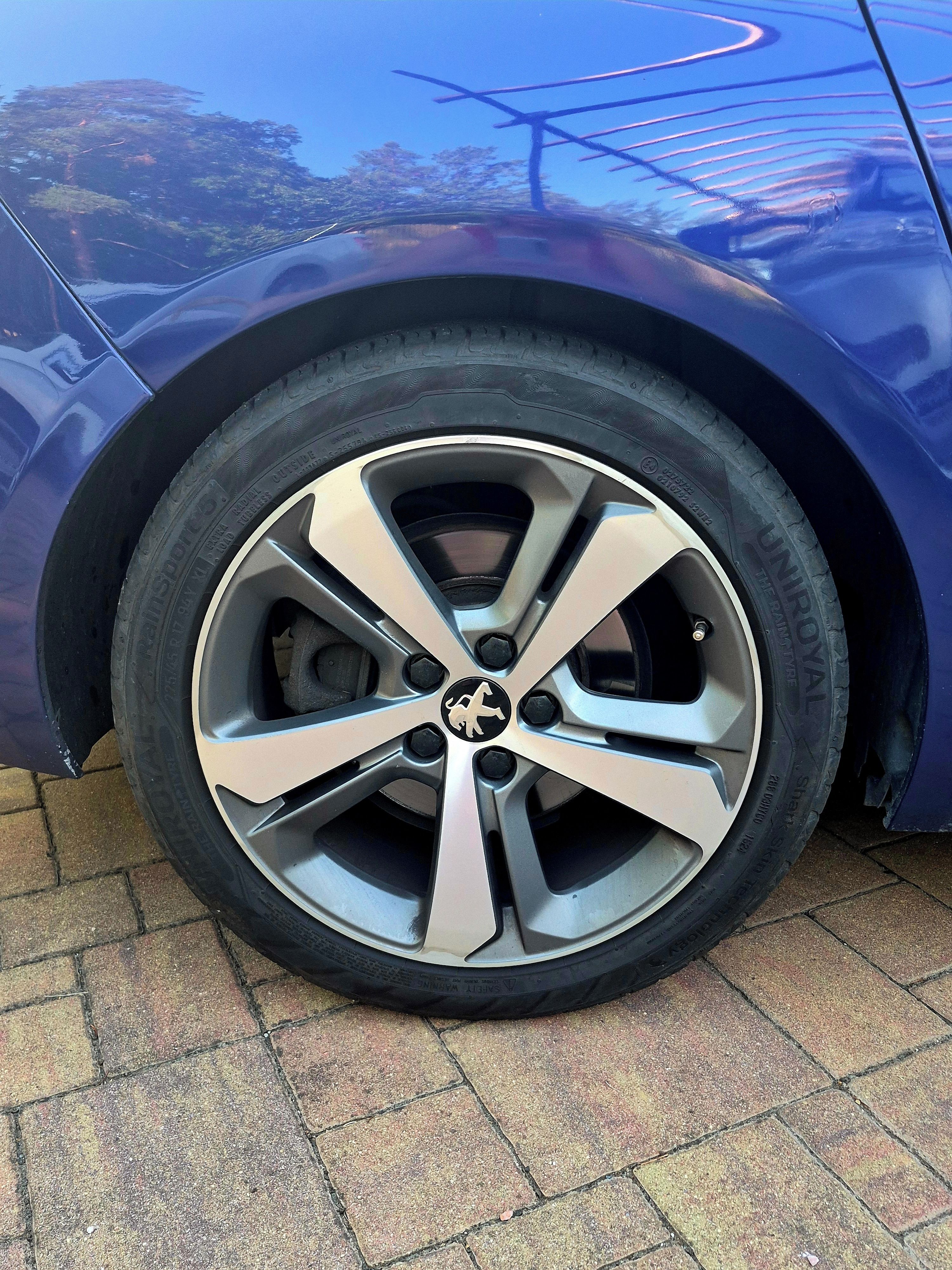Peugeot 308, 2.0 Blue HDI GT - servisováno - fotka 6