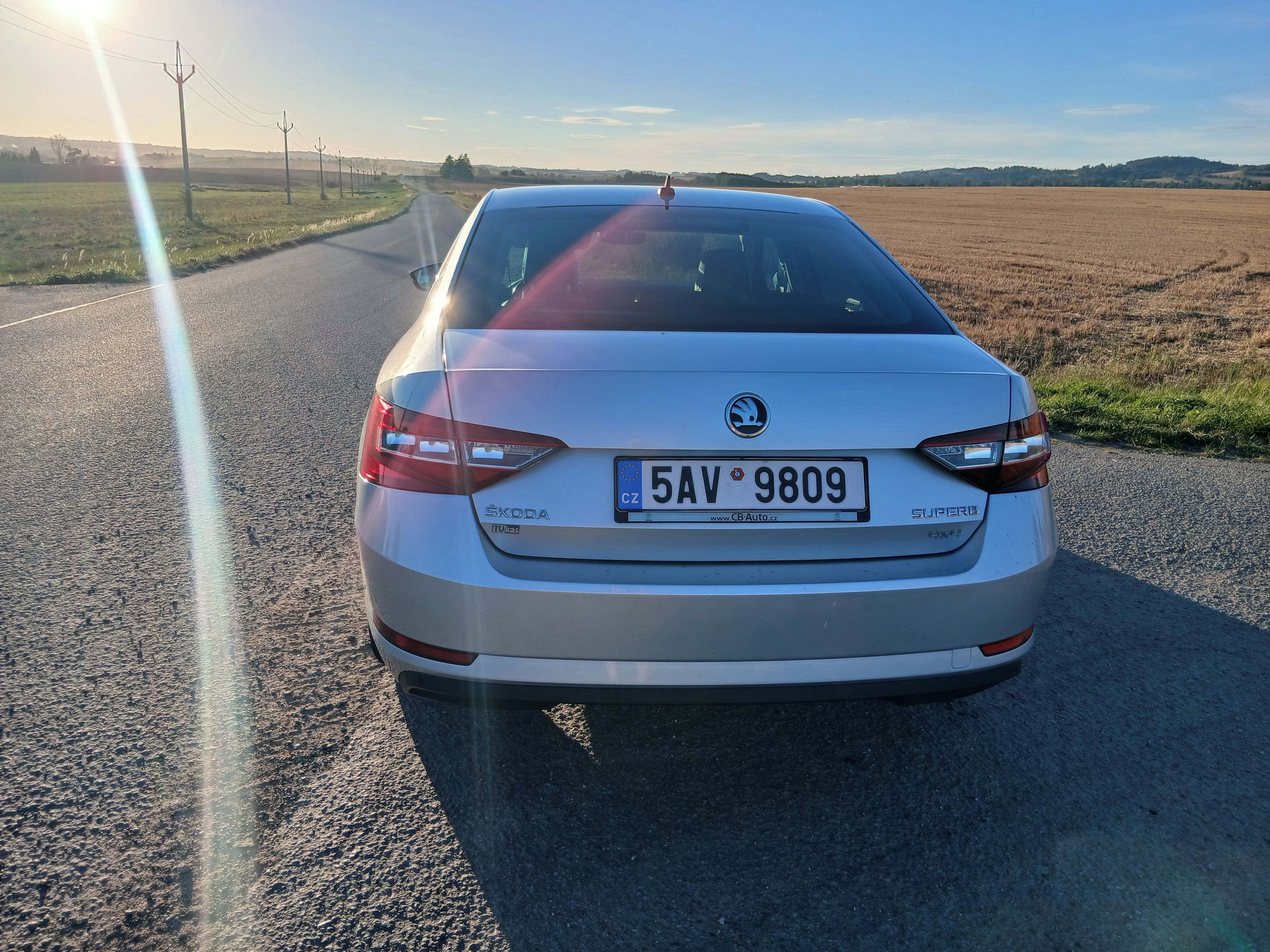 Škoda Superb, 2.0TDI 110KW 4X4 PO SERVISE - fotka 6
